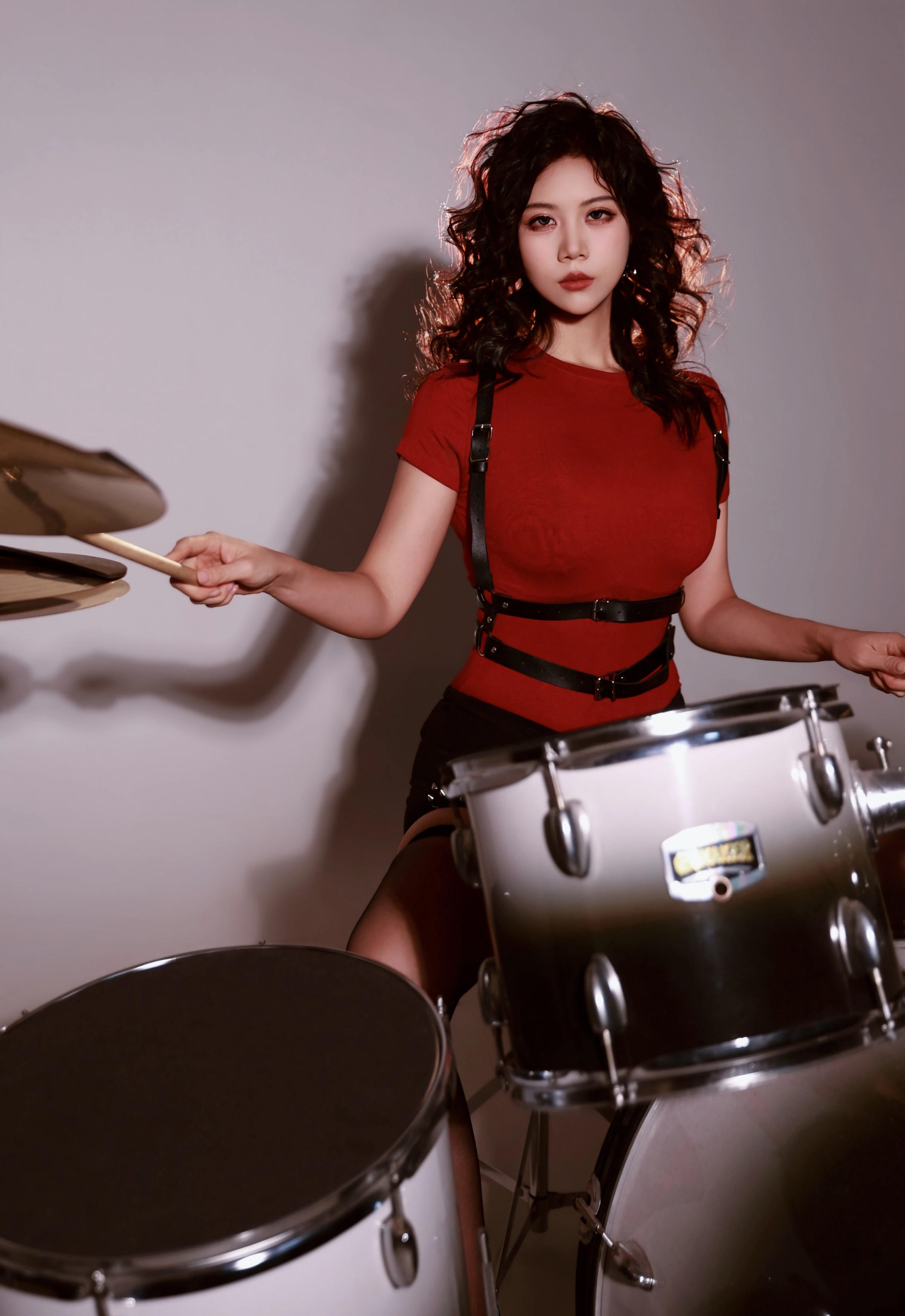 [XiuRen秀人网] No.11066 玫瑰我爱你 黑色短裤 魅惑黑丝 性感写真 [85张]插图