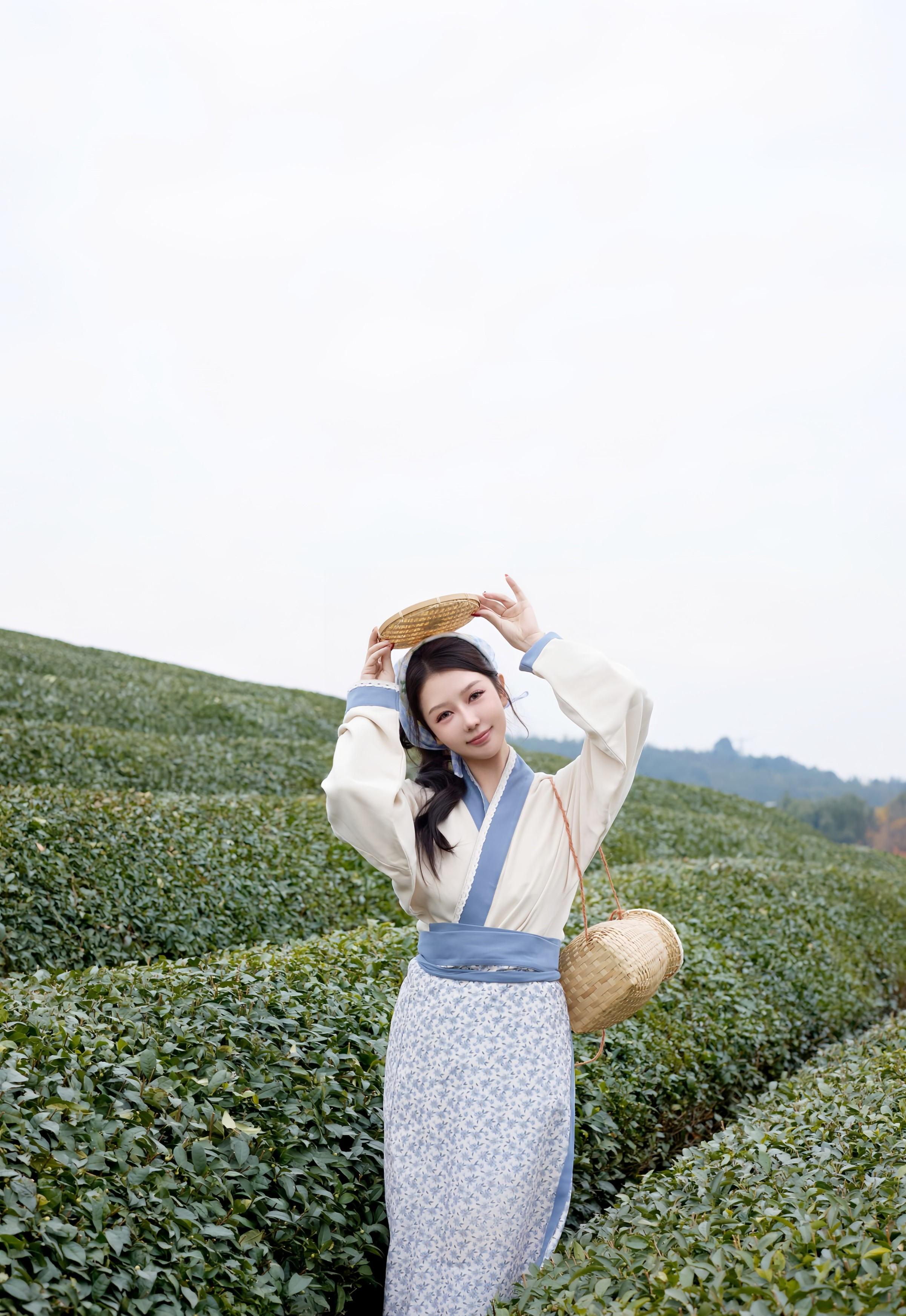 [XiuRen秀人网] No.11098 尹甜甜 采茶姑娘装扮 性感写真 [61张]插图