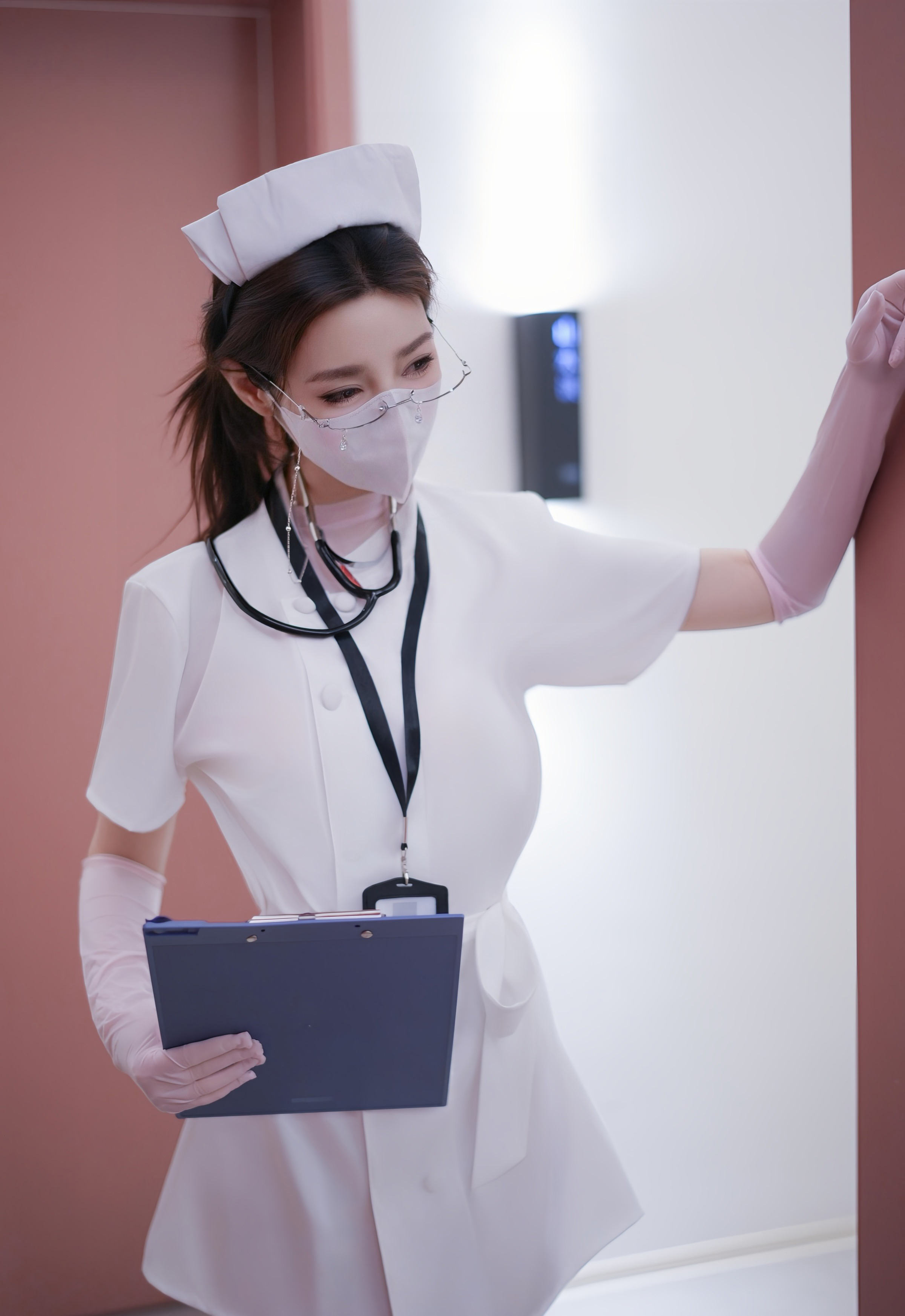 [XiuRen秀人网] No.11099 Twins-桃桃 白色护士服 白色服 性感写真 [78张]插图