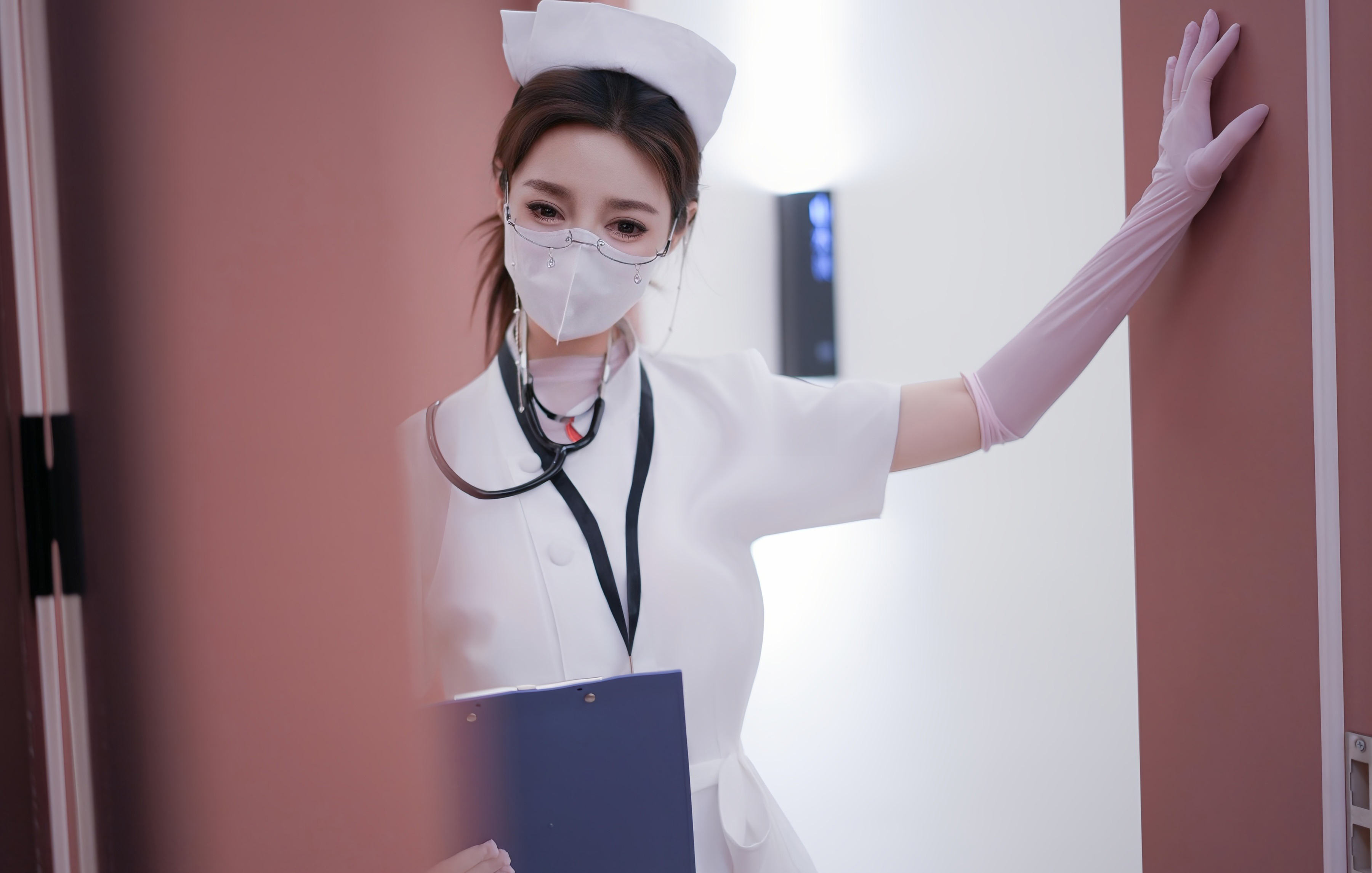 [XiuRen秀人网] No.11099 Twins-桃桃 白色护士服 白色服 性感写真 [78张]插图