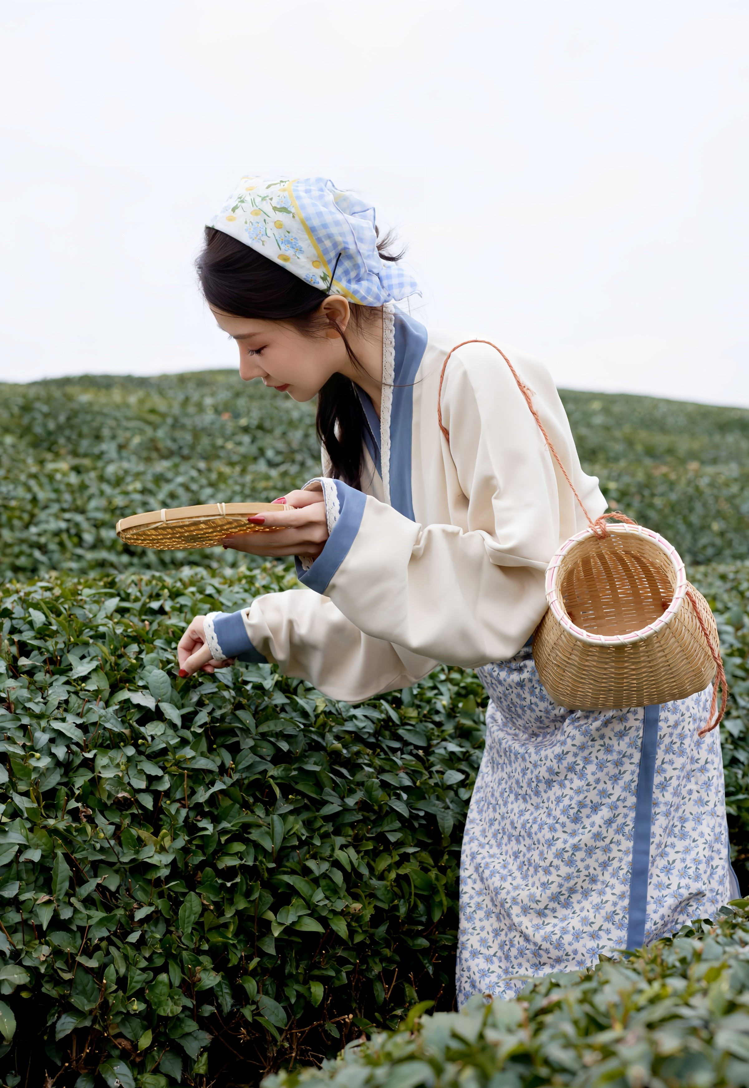 [XiuRen秀人网] No.11098 尹甜甜 采茶姑娘装扮 性感写真 [61张]插图1