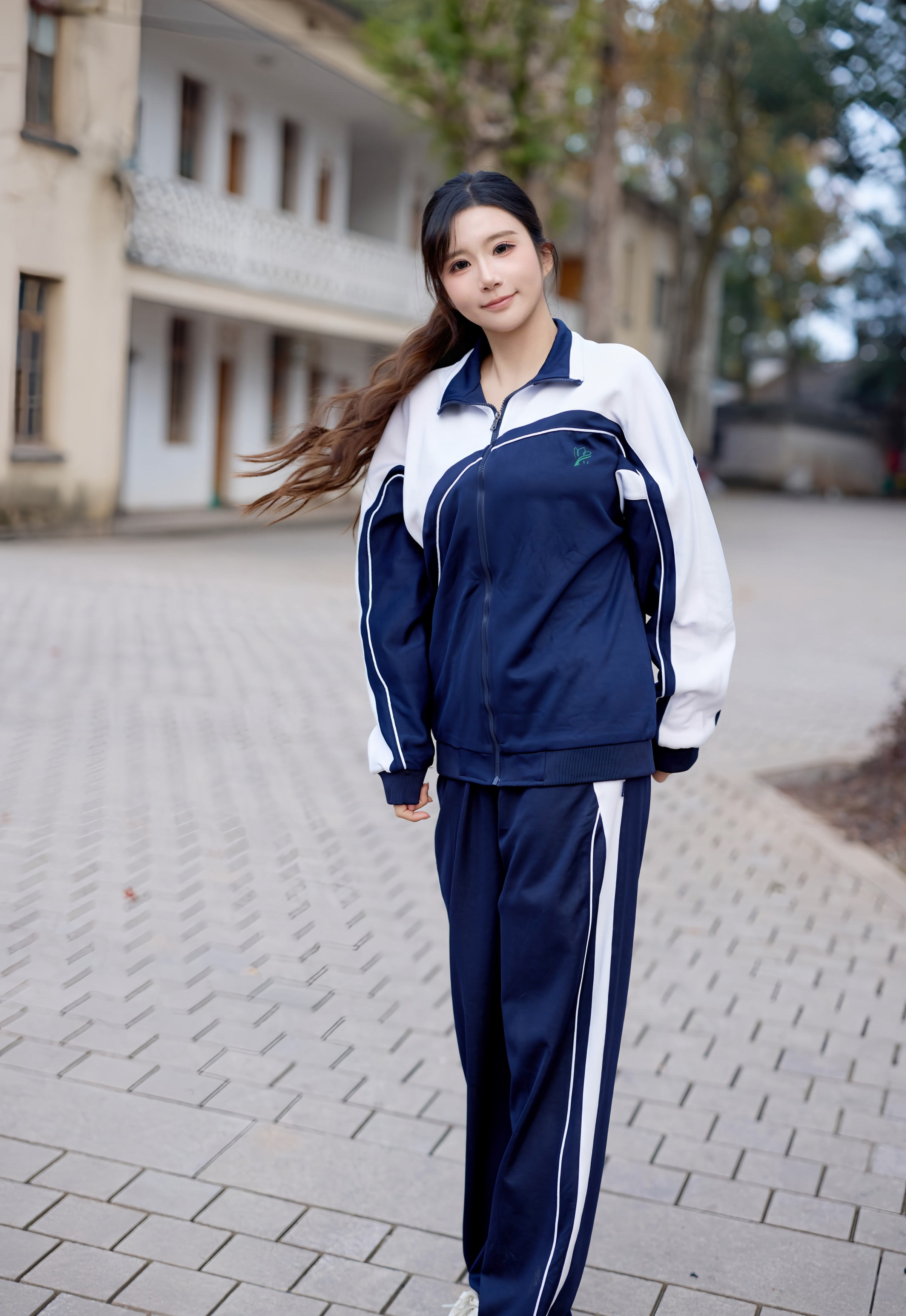 [XiuRen秀人网] No.11103 小肉肉咪 深色学生装 性感写真 [72张]插图