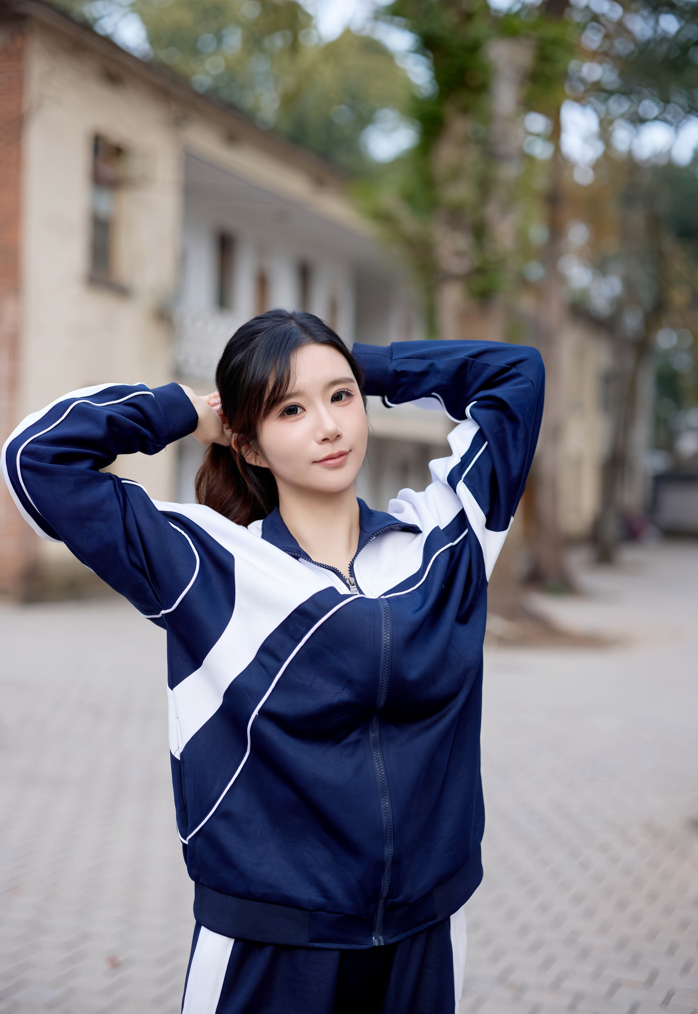 [XiuRen秀人网] No.11103 小肉肉咪 深色学生装 性感写真 [72张]插图1