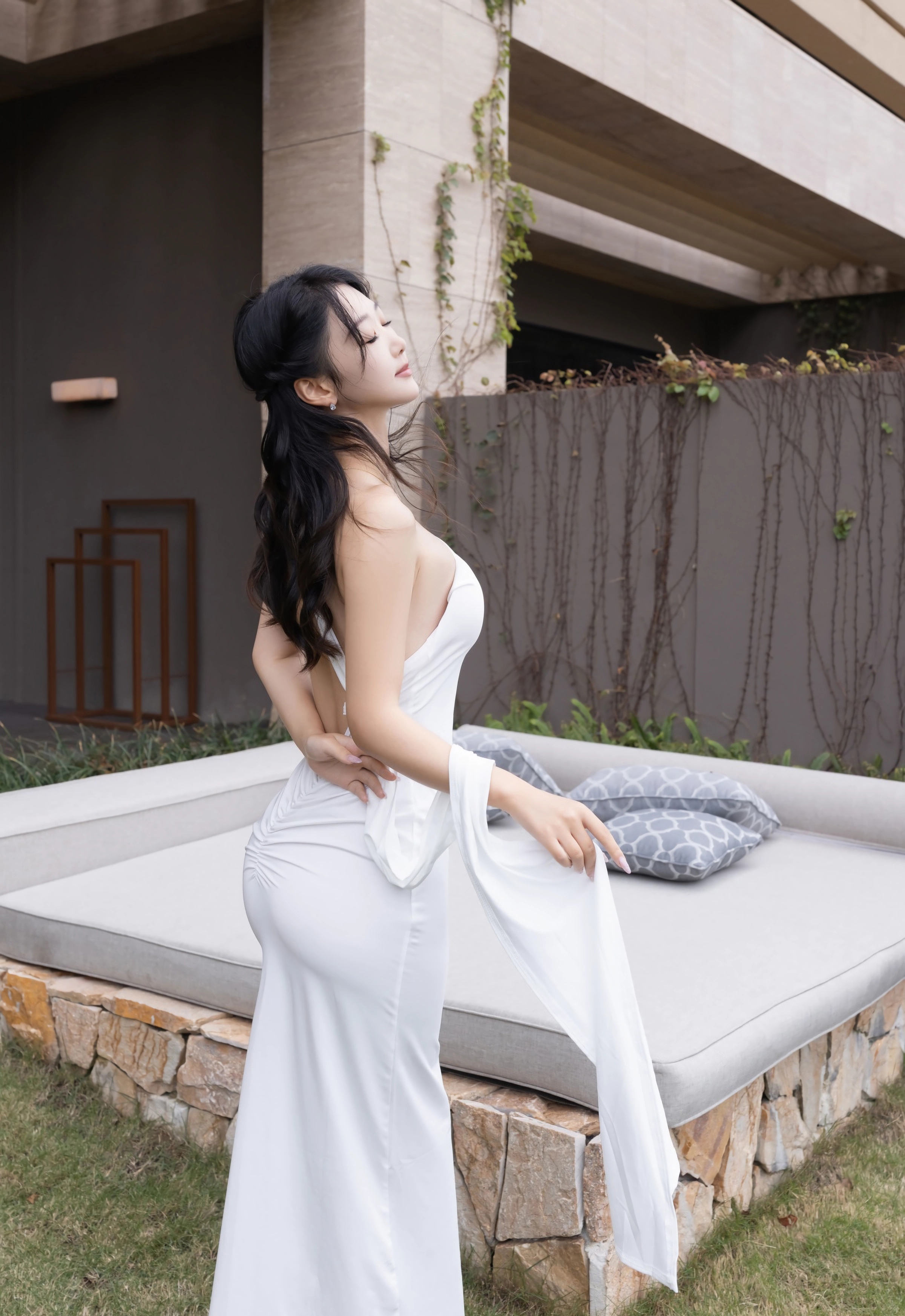 [XiuRen秀人网] No.11109 唐安琪 白色长裙 肉色丝袜 性感写真 [77张]插图1