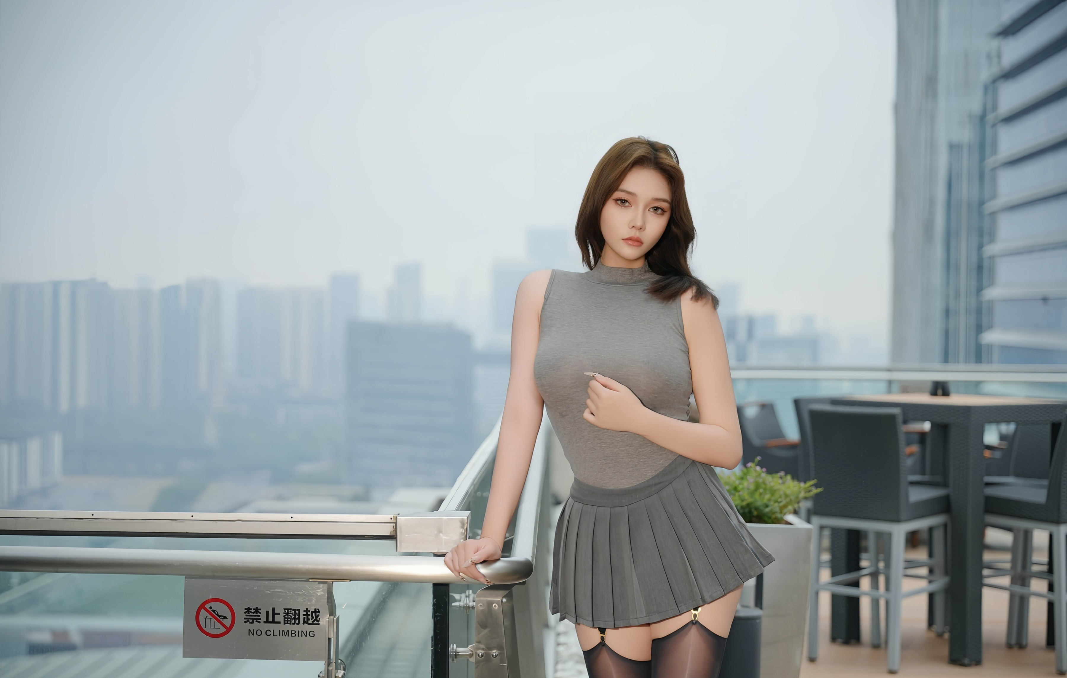 [XiuRen秀人网] No.11118 娜比 灰色镂空服饰 魅惑黑丝 性感写真 [70张]插图1