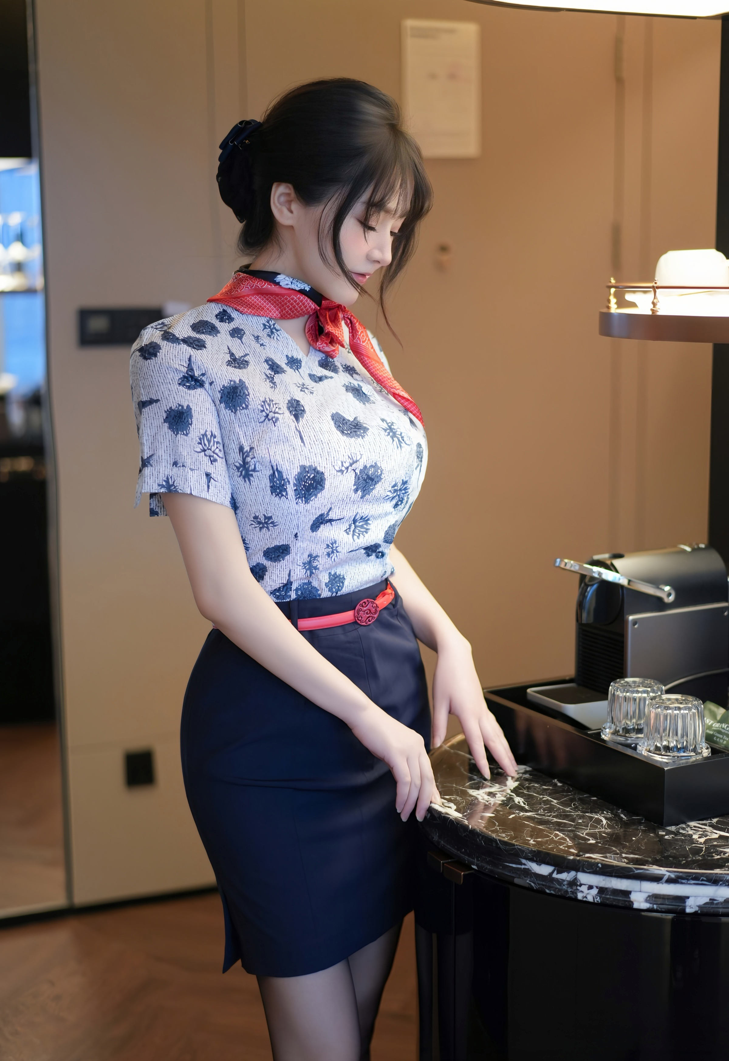 [XiuRen秀人网] No.11115 沈南汐RuRu 空姐制服诱惑 性感写真 [80张]插图