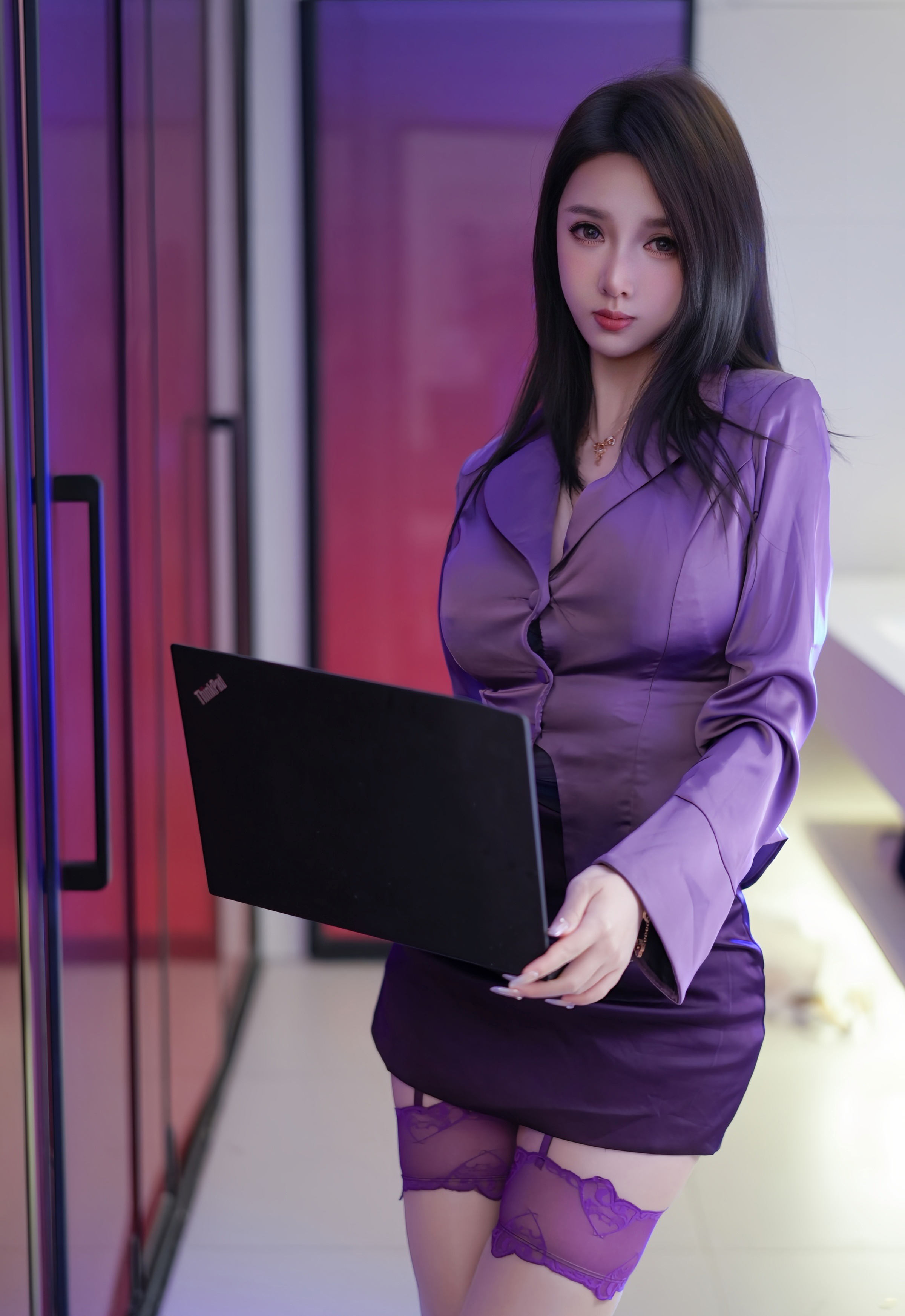 [XiuRen秀人网] No.11120 Twins-夭夭 紫色衬衫 紫色丝袜 性感写真 [74张]插图