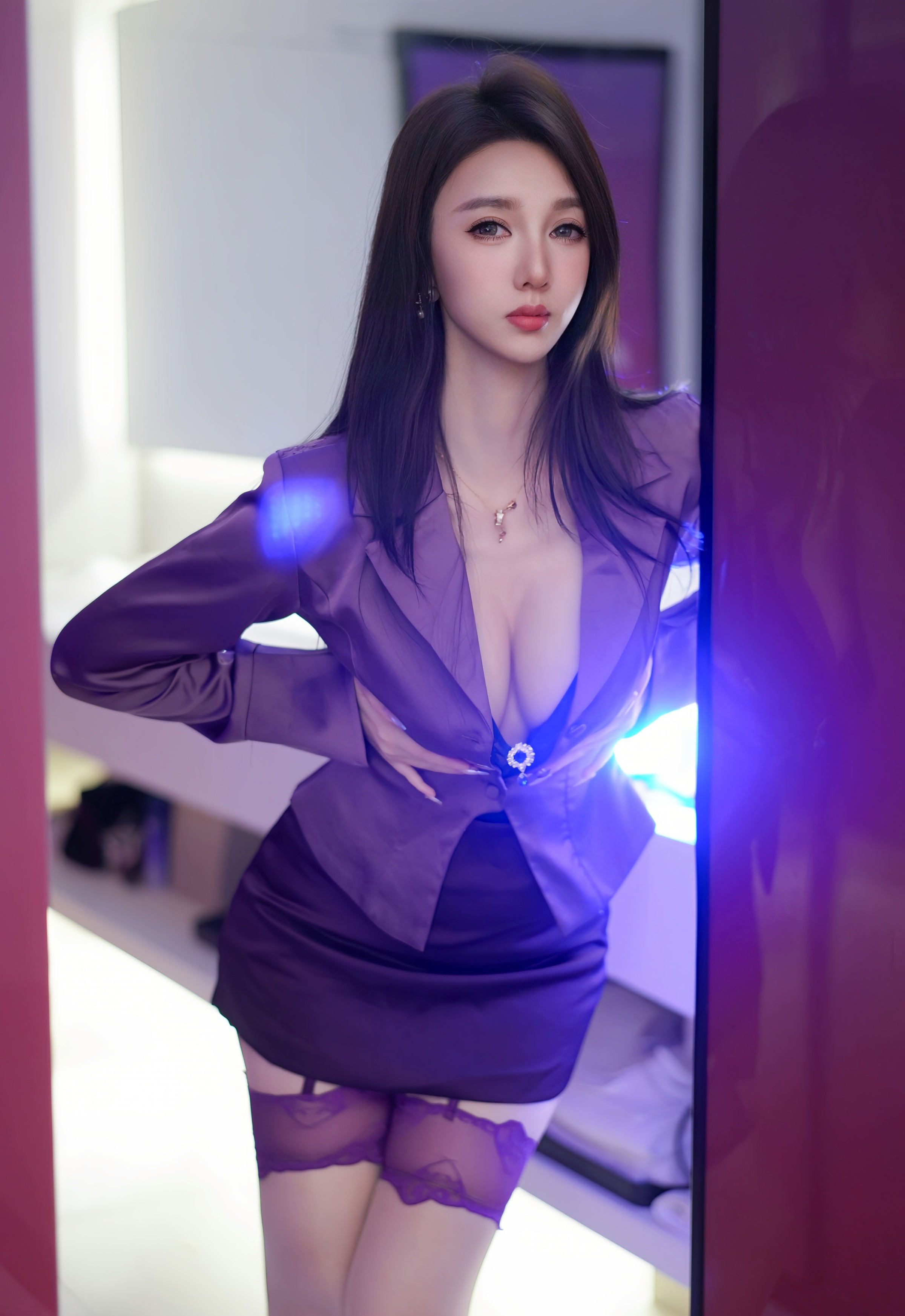 [XiuRen秀人网] No.11120 Twins-夭夭 紫色衬衫 紫色丝袜 性感写真 [74张]插图