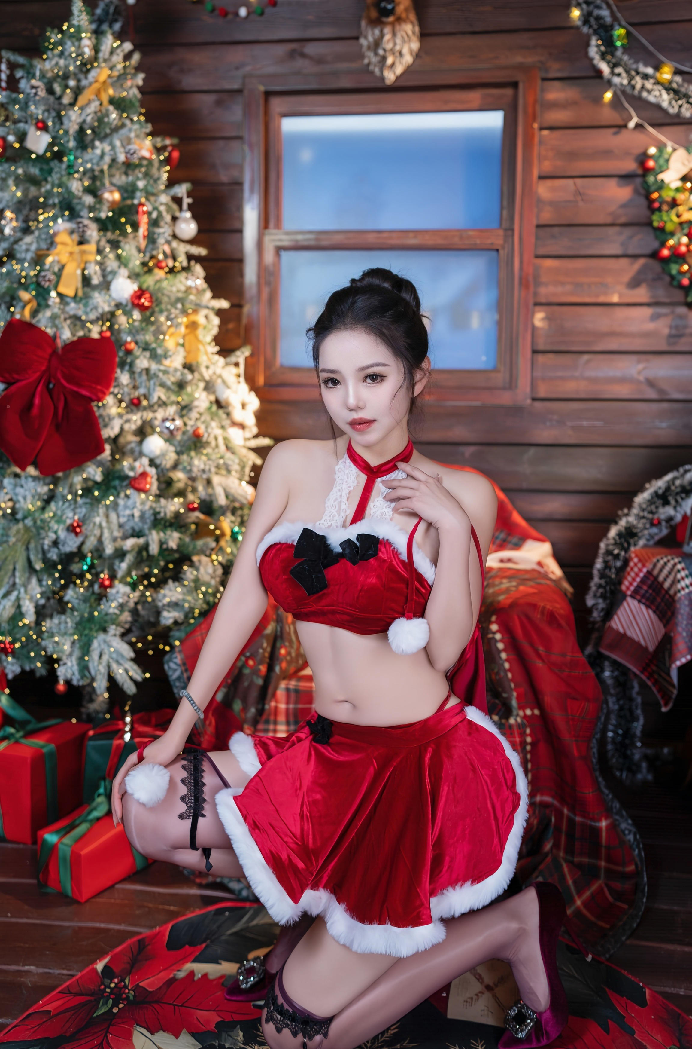 [XINGYAN星颜社] VOL.449 大美妞儿 红色圣诞装扮 紫色丝袜 性感写真 [75张]插图