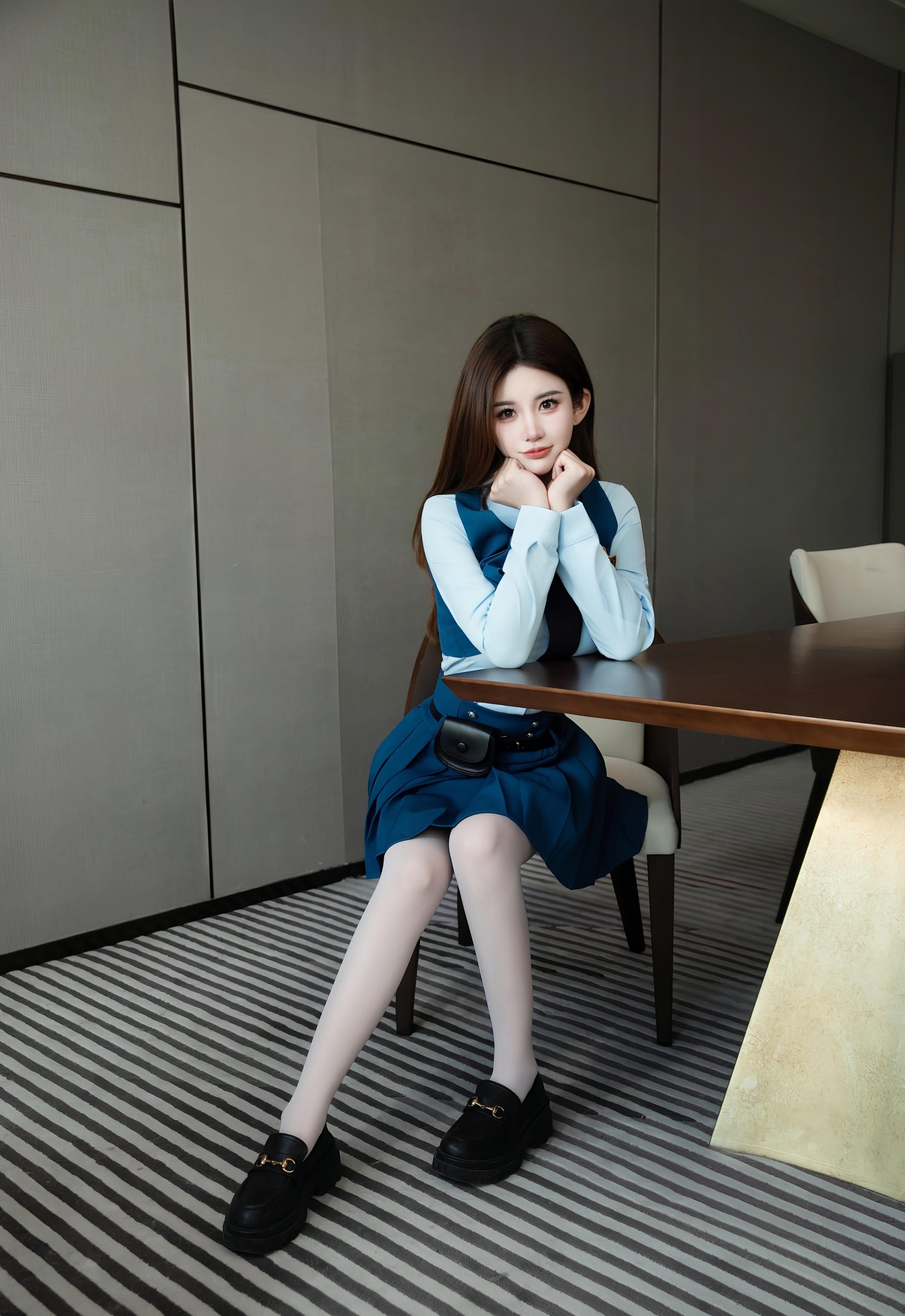 [XiuRen秀人网] No.11141 苏甜橙子 JK制服 白色丝袜 性感写真 [50张]插图1