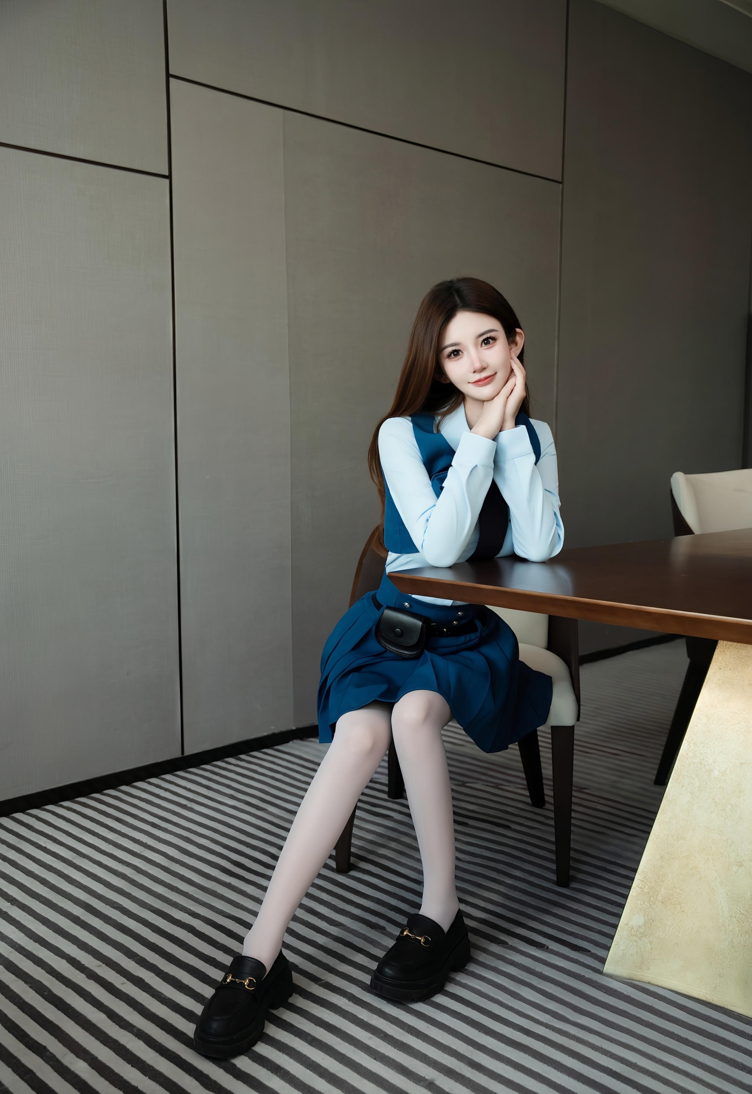 [XiuRen秀人网] No.11141 苏甜橙子 JK制服 白色丝袜 性感写真 [50张]插图