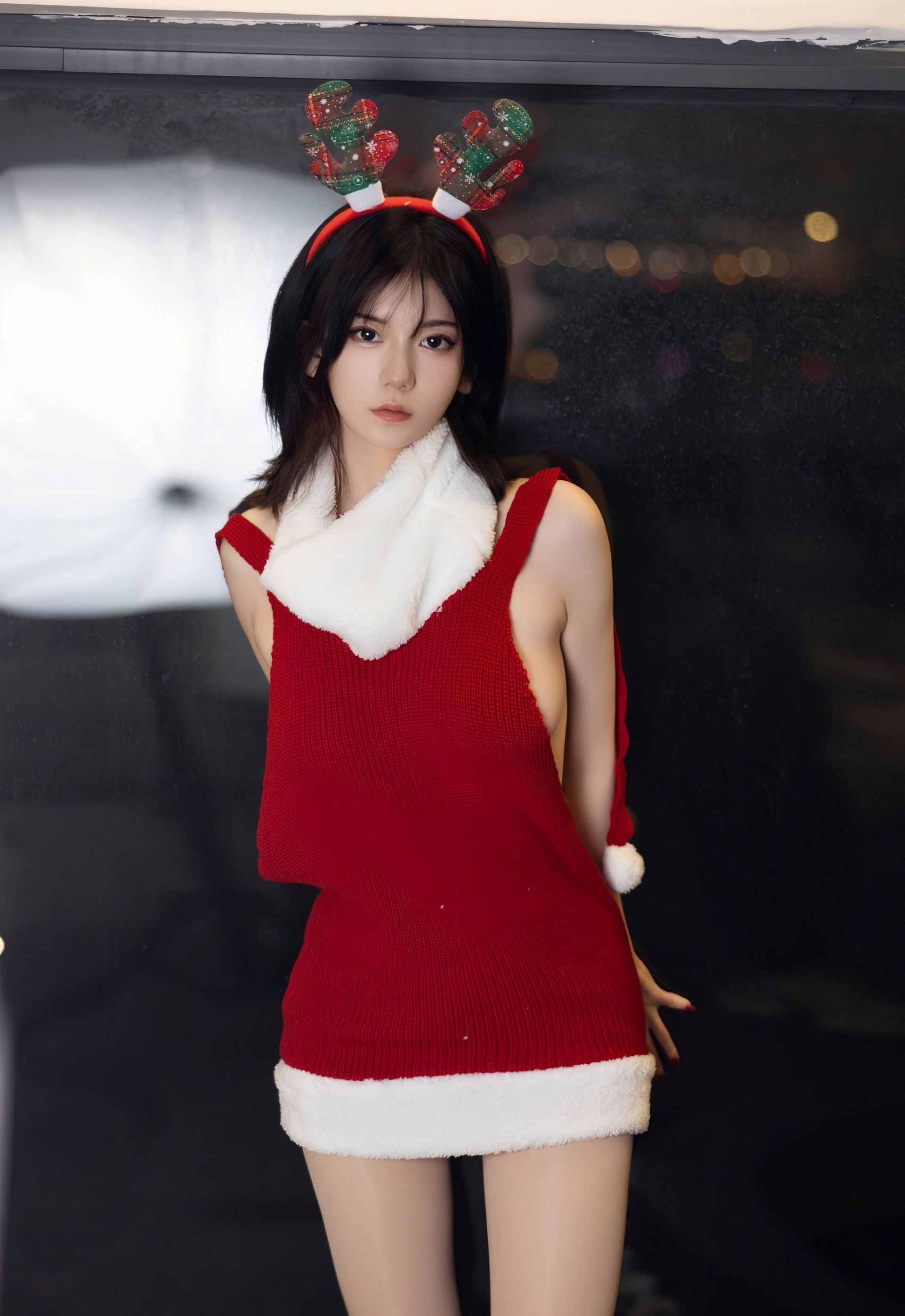 [XiuRen秀人网] No.11158 凌七七 红色毛衣 原色丝袜 性感写真 [86张]插图1