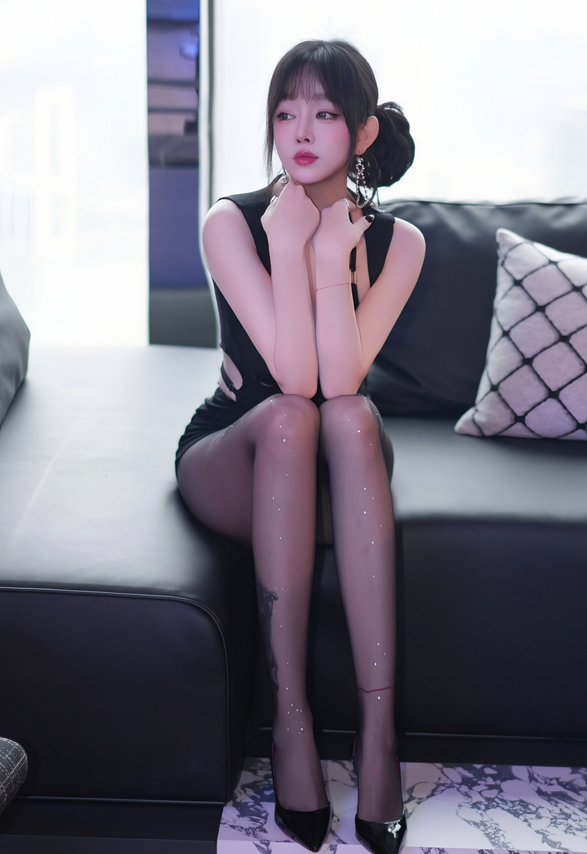 [XiuRen秀人网] 王羽纯 黑色内衣 魅惑黑丝 性感写真 [73张]插图1