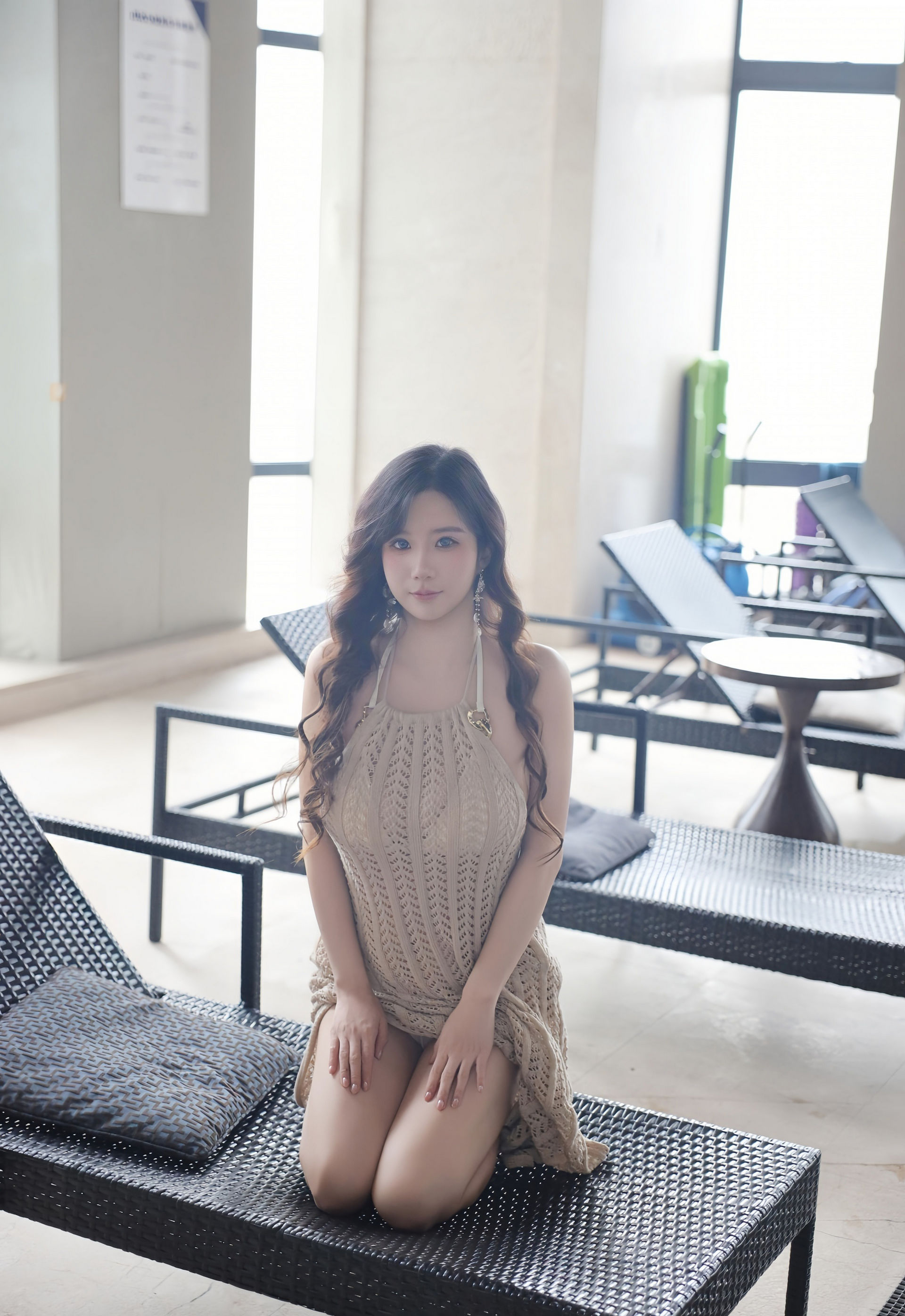 [XiuRen秀人网] No.11182 小肉肉咪 浅色连衣裙 白色泳衣 性感写真 [80张]插图1