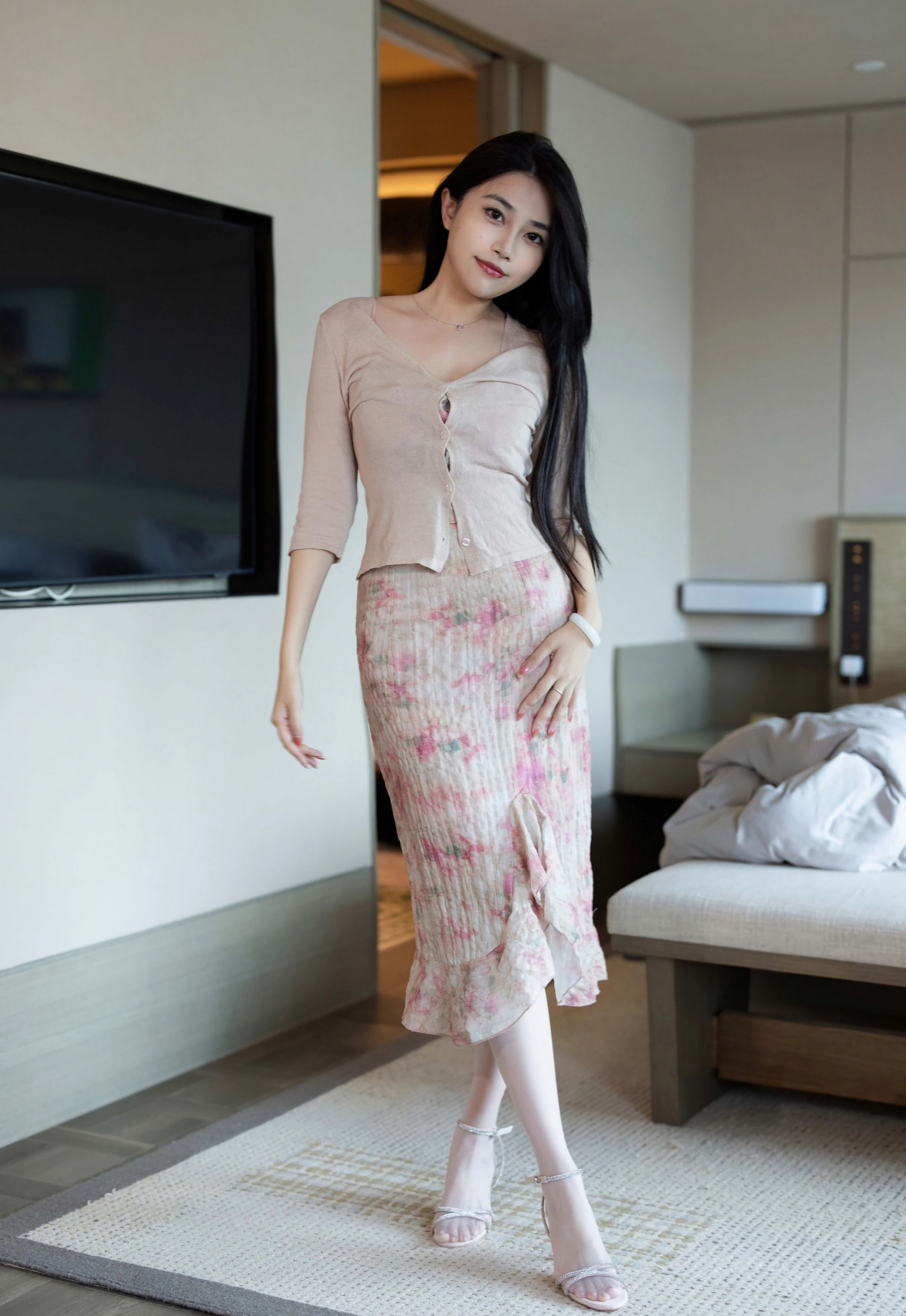 [IMISS爱蜜社] VOL.804 许诺Sabrina 诱人白色丝袜 性感写真 [55张]插图1