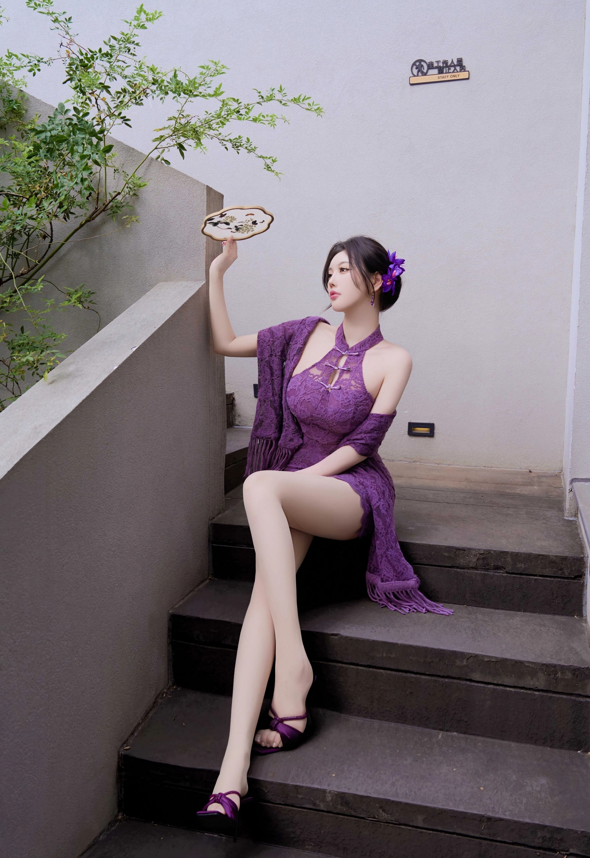 [XiuRen秀人网] No.11187 杨晨晨 紫色连衣短裙 诱人肉色丝袜 性感写真 [70张]插图1