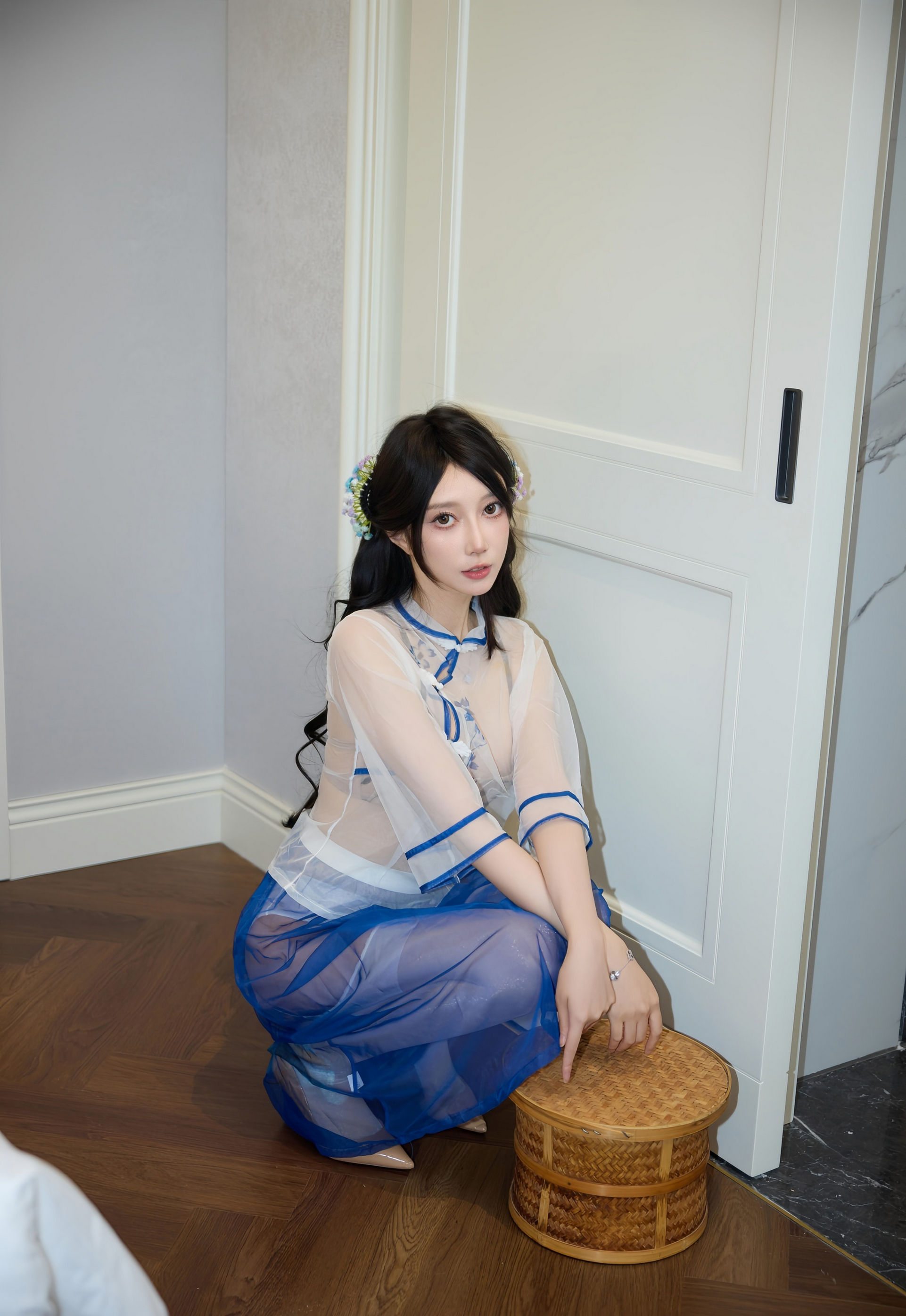 [XiuRen秀人网] No.11194 玥儿玥er 浅色连衣裙 性感白色丝袜 江浙沪旅拍写真 [66张]插图