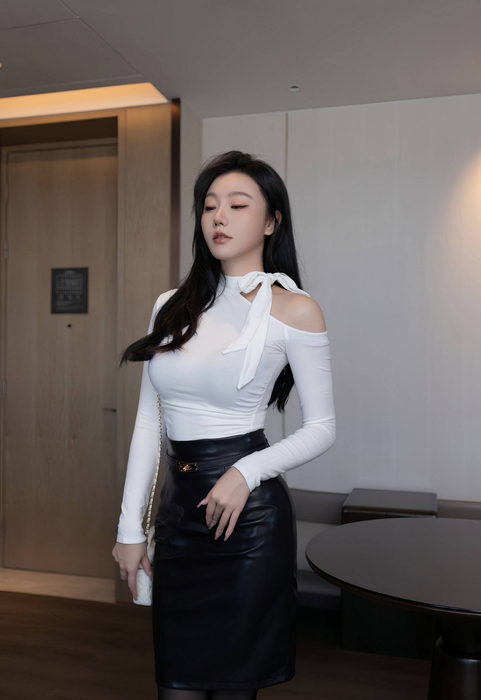 [XiuRen秀人网] No.11201 安然anran 黑色皮裙 魅惑黑丝 性感写真 [76张]插图1