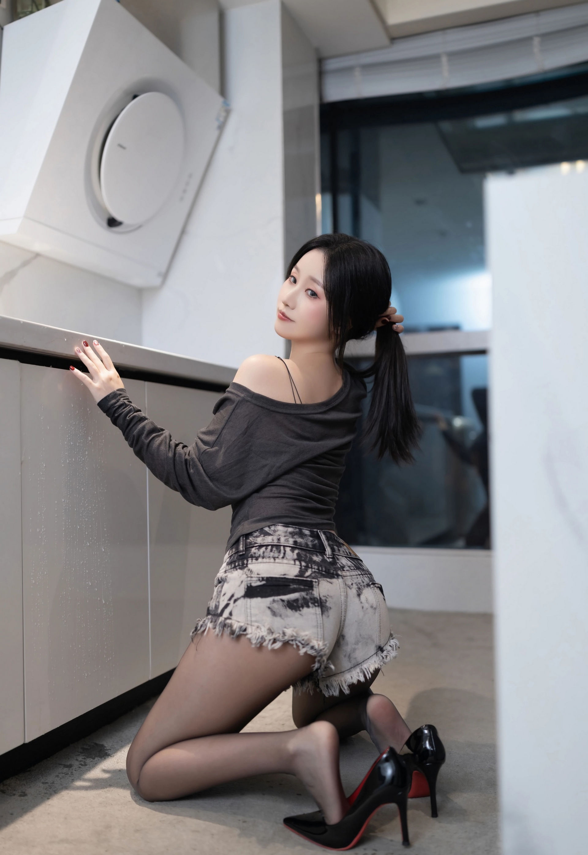 [XiuRen秀人网] No.11202 杏子Yada 黑色内衣 性感写真 [76张]插图