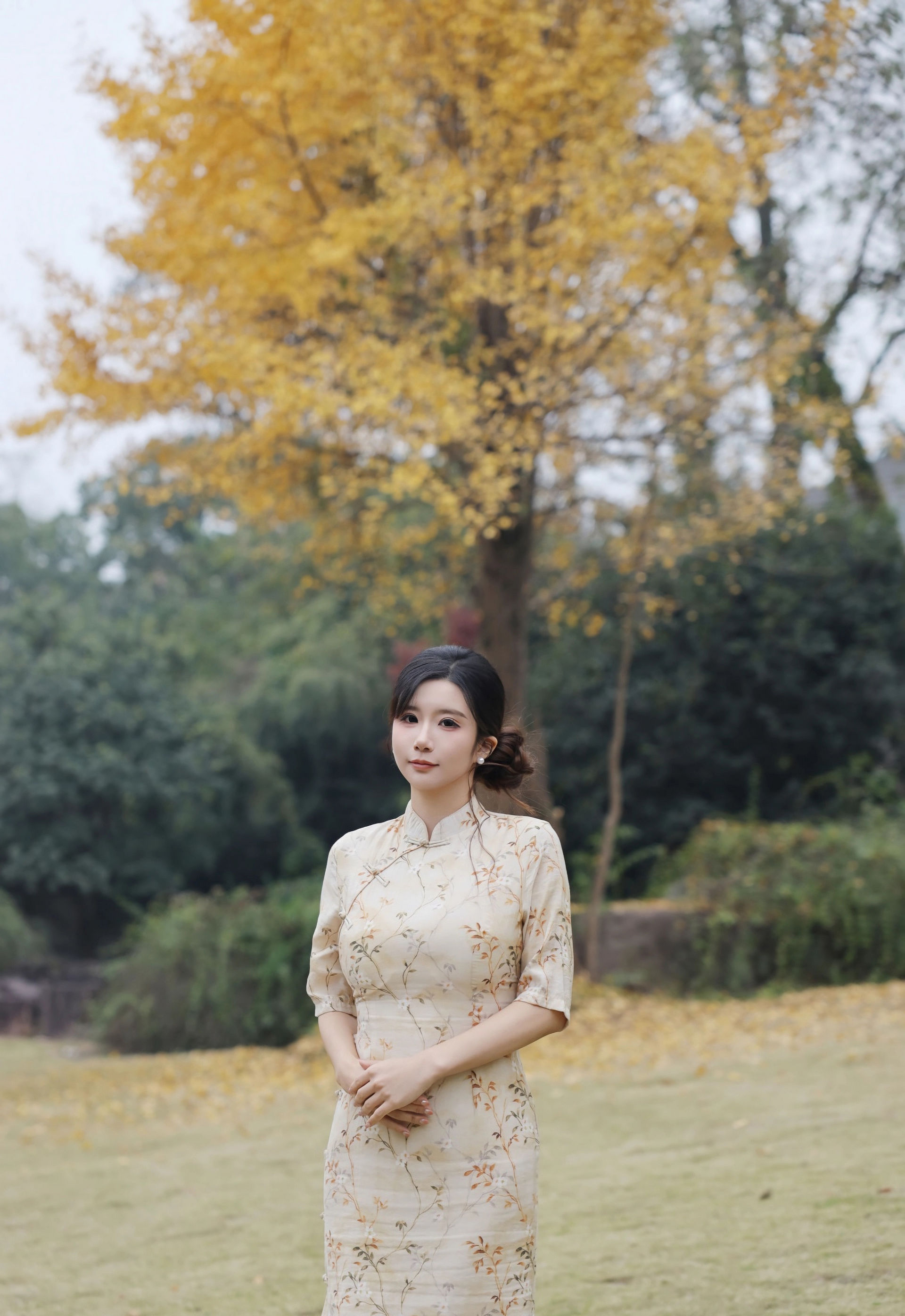 [XiuRen秀人网] No.11214 小肉肉咪 浅黄色旗袍 魅惑肉丝 性感写真 [75张]插图1