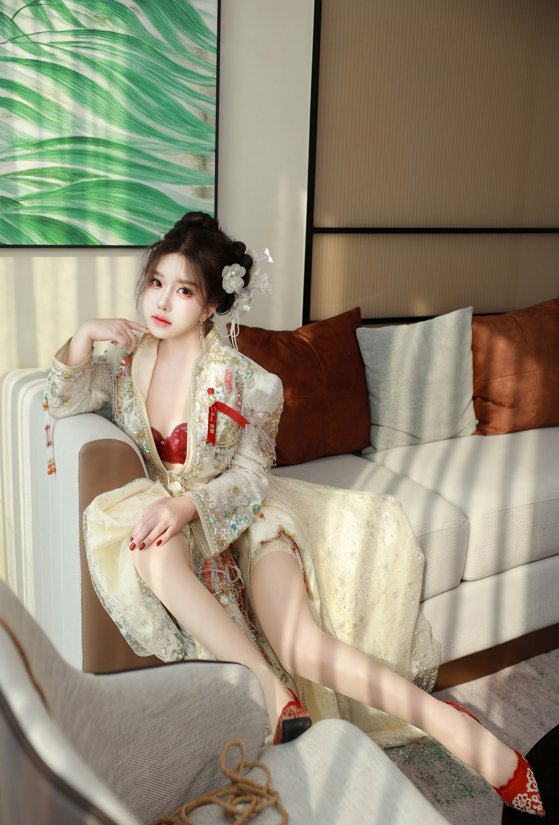 [XiuRen秀人网] No.11220 小薯条nienie 性感秀禾 肉色丝袜 大连旅拍写真 [56张]插图1