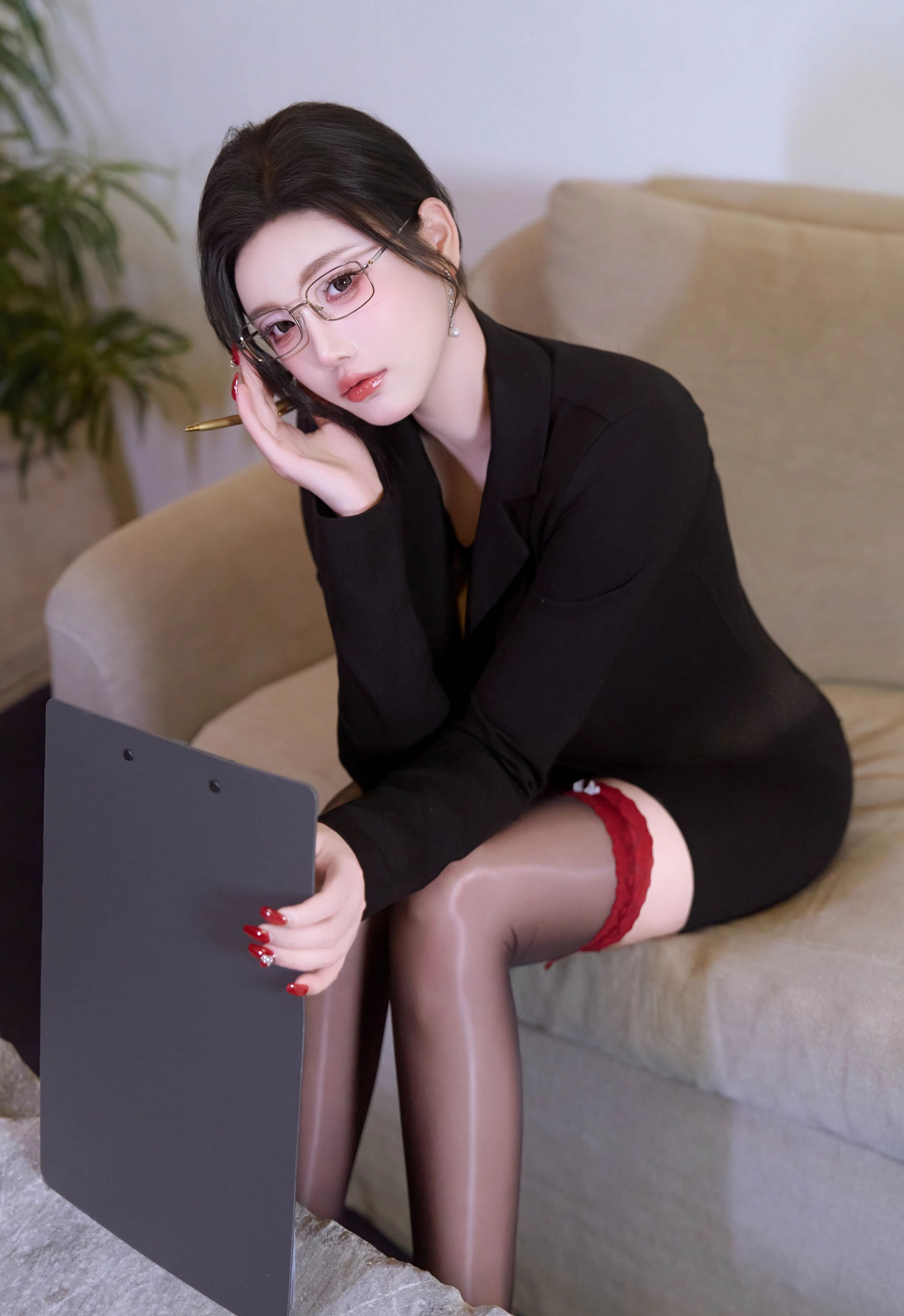 [XiuRen秀人网] 杨晨晨 黑色西服 魅惑黑丝 性感写真 [75张]插图