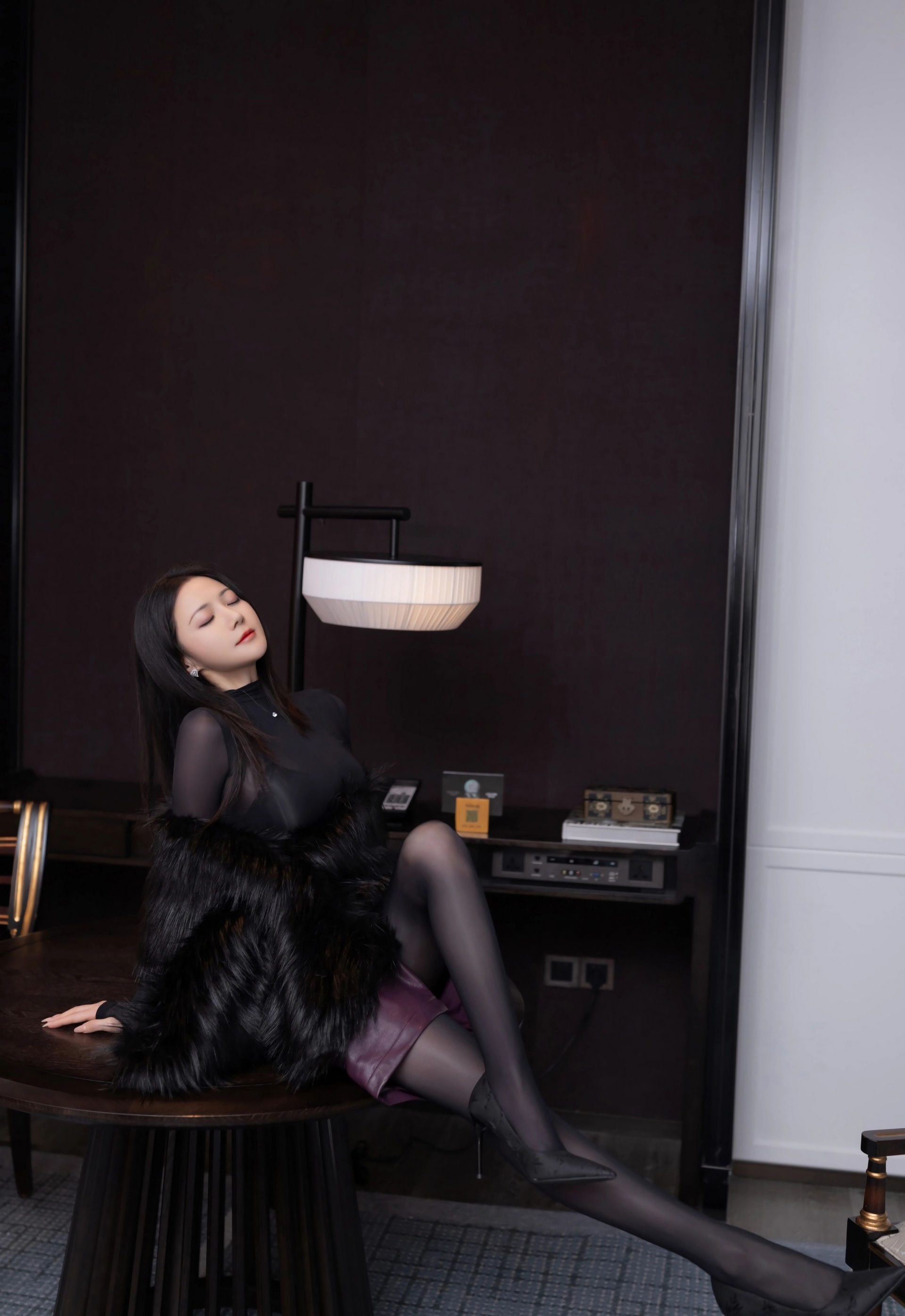 [XiuRen秀人网] No.11245 鱼子酱Fish 黑色内衣 黑色连体丝袜 性感写真 [79张]插图1