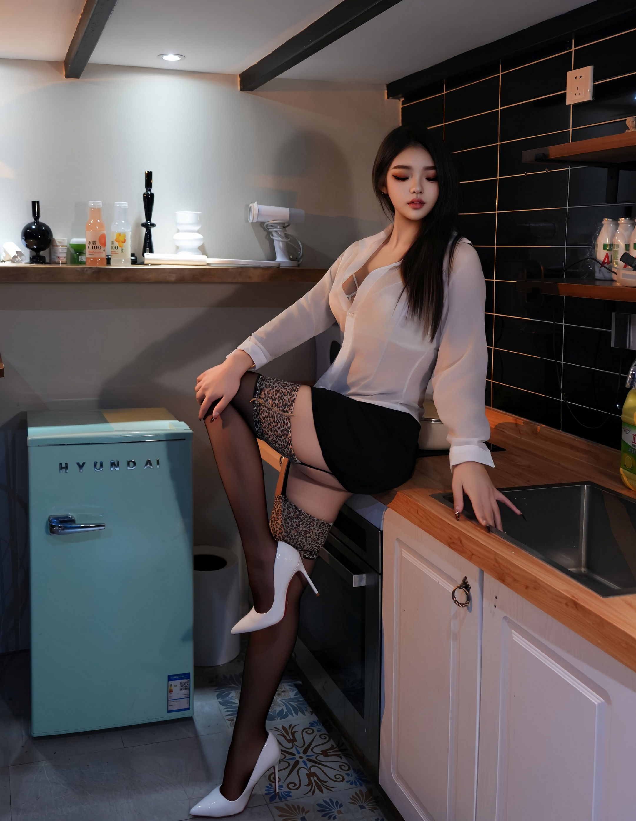 [XiuRen秀人网] No.11251 冬安 黑色短裙 魅惑黑丝 性感写真 [80张]插图