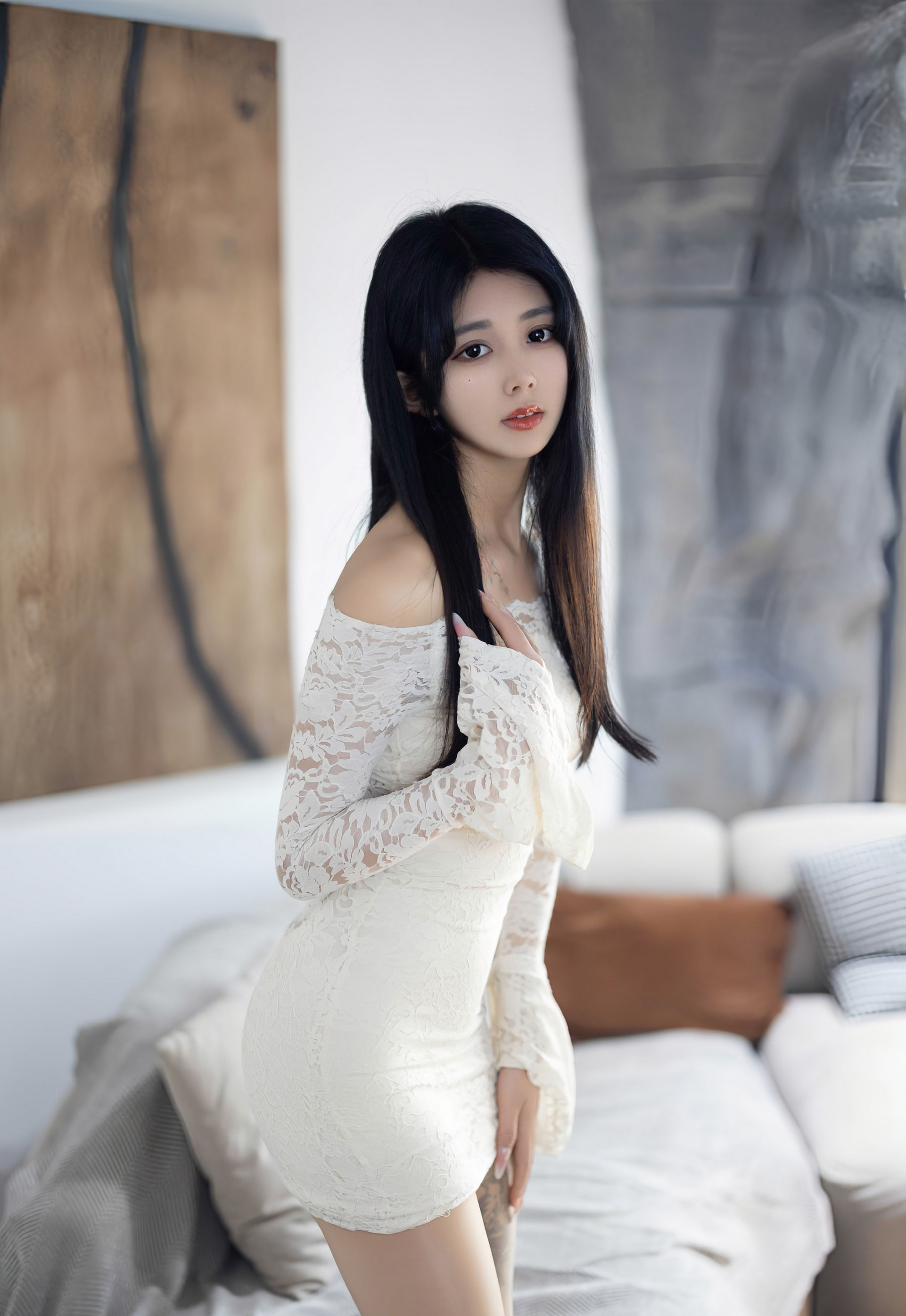 [XiuRen秀人网] No.11255 姜冉冉_Renee@ 白色连衣短裙 诱人肉色丝袜 性感写真 [75张]插图1