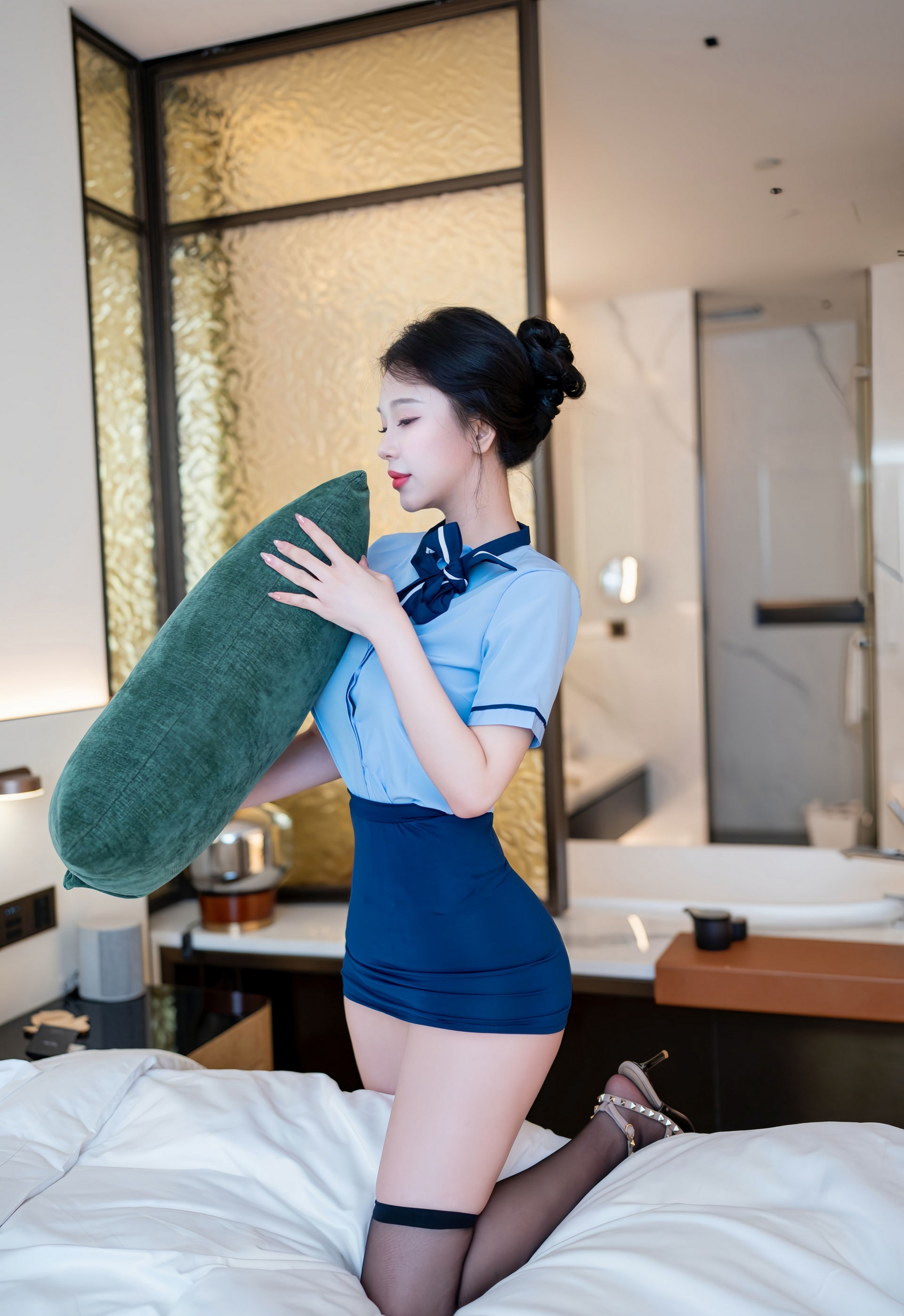 [XiuRen秀人网] No.11259 诺诺子 OL服饰 魅惑黑丝 性感写真 [70张]插图1