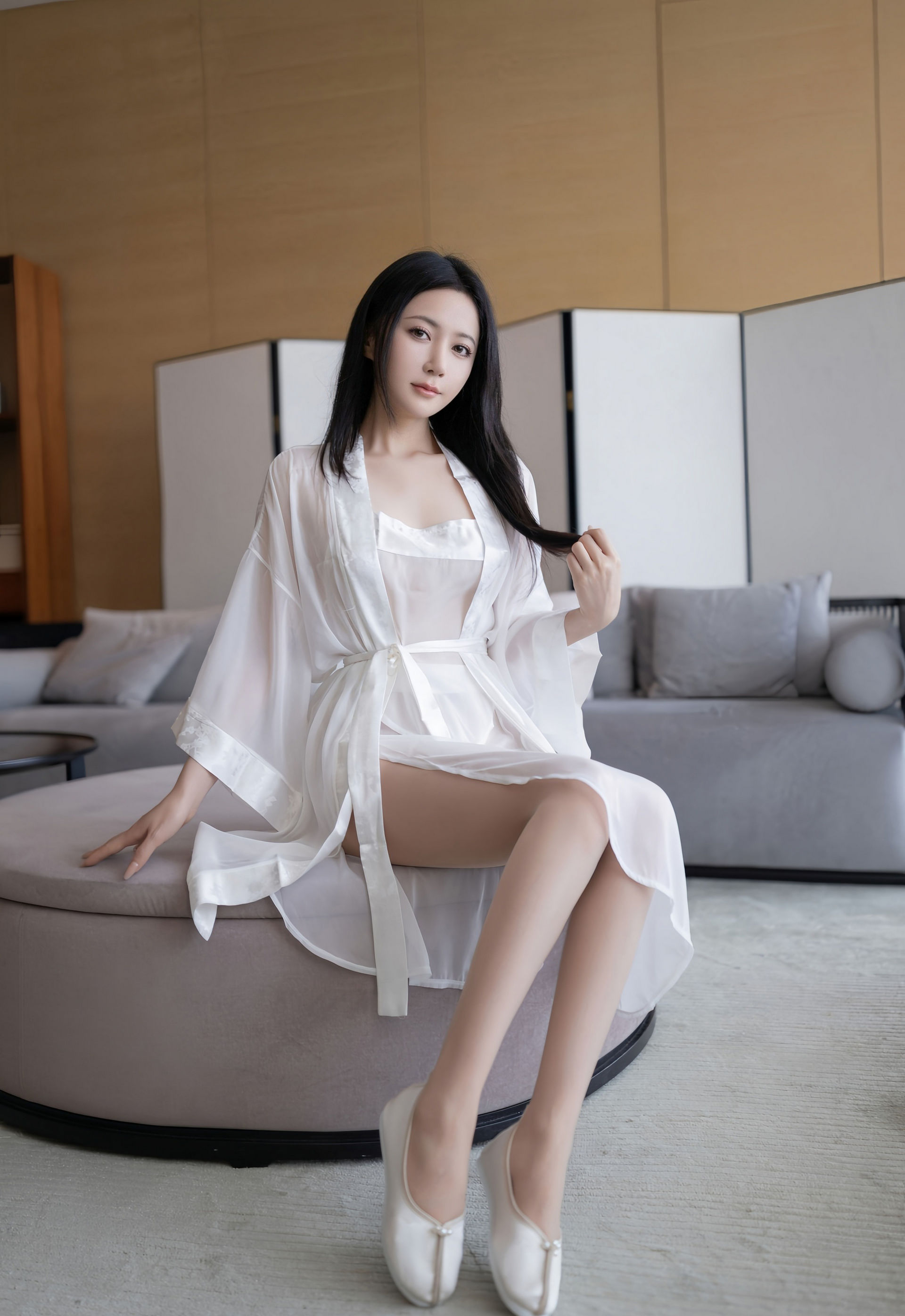 [XiuRen秀人网] No.11275 鱼子酱Fish 白色浴袍 肉色丝袜 性感写真 [80张]插图