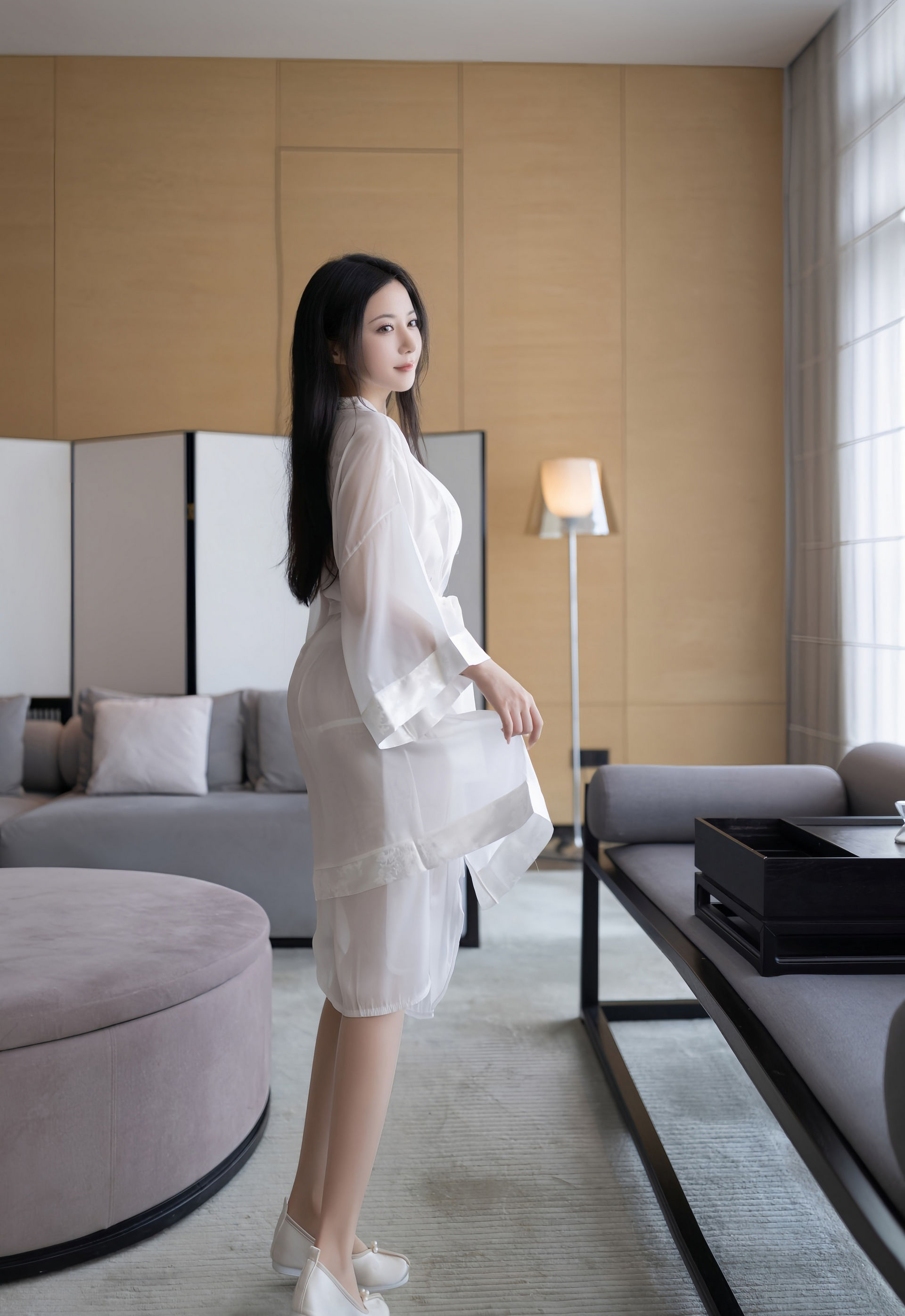 [XiuRen秀人网] No.11275 鱼子酱Fish 白色浴袍 肉色丝袜 性感写真 [80张]插图1