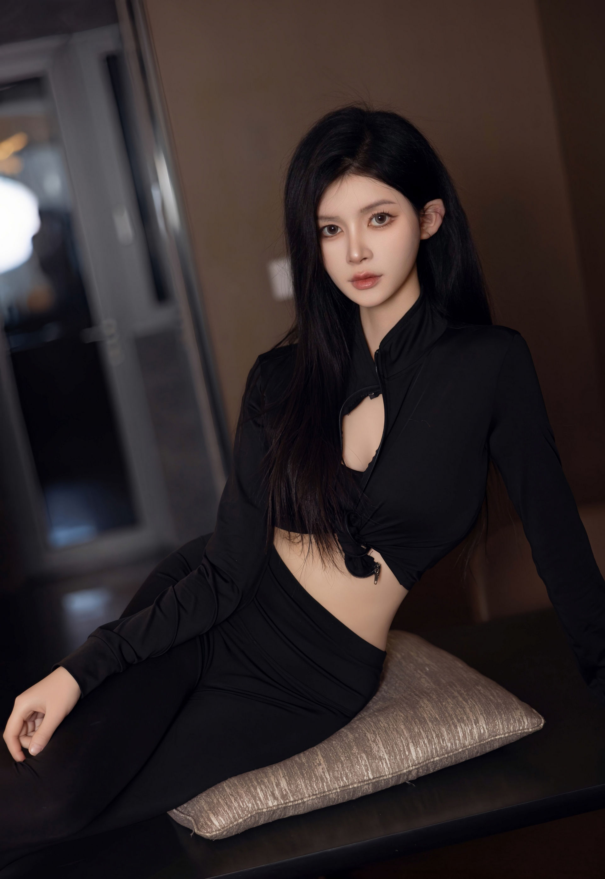 [XiuRen秀人网] No.11283 沈如斯 新人首套写真 性感黑色内衣 [85张]插图1