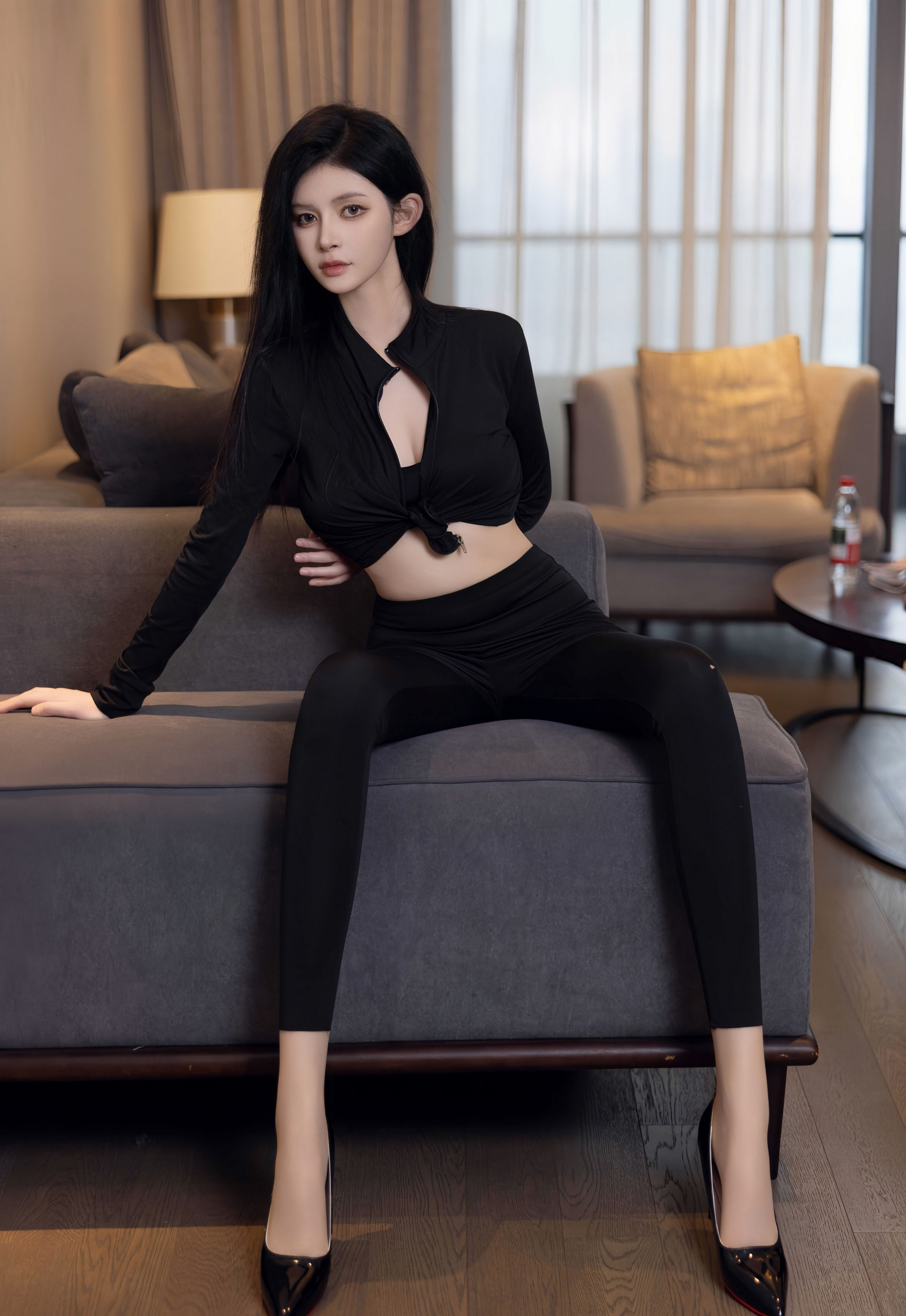 [XiuRen秀人网] No.11283 沈如斯 新人首套写真 性感黑色内衣 [85张]插图