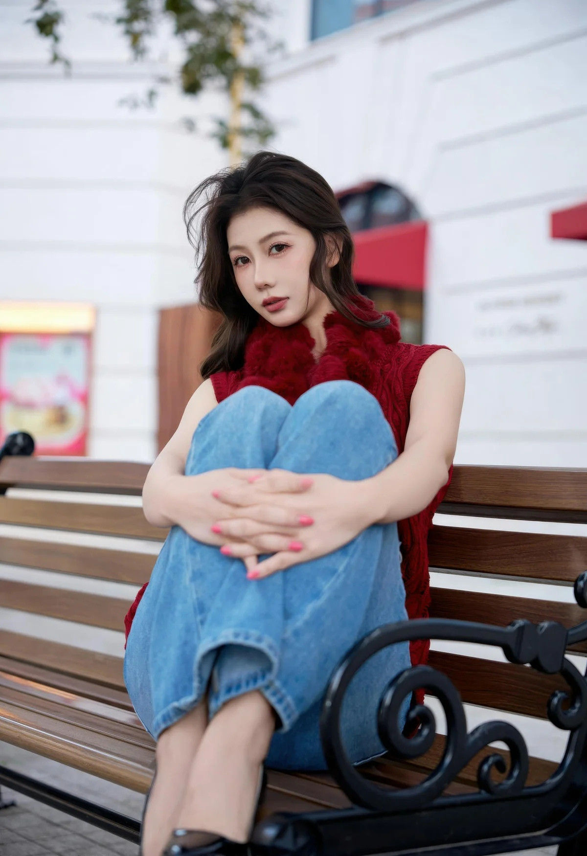 [XiuRen秀人网] No.11293 尹甜甜 红色毛衣 蓝色牛仔裤 性感写真 [76张]插图1