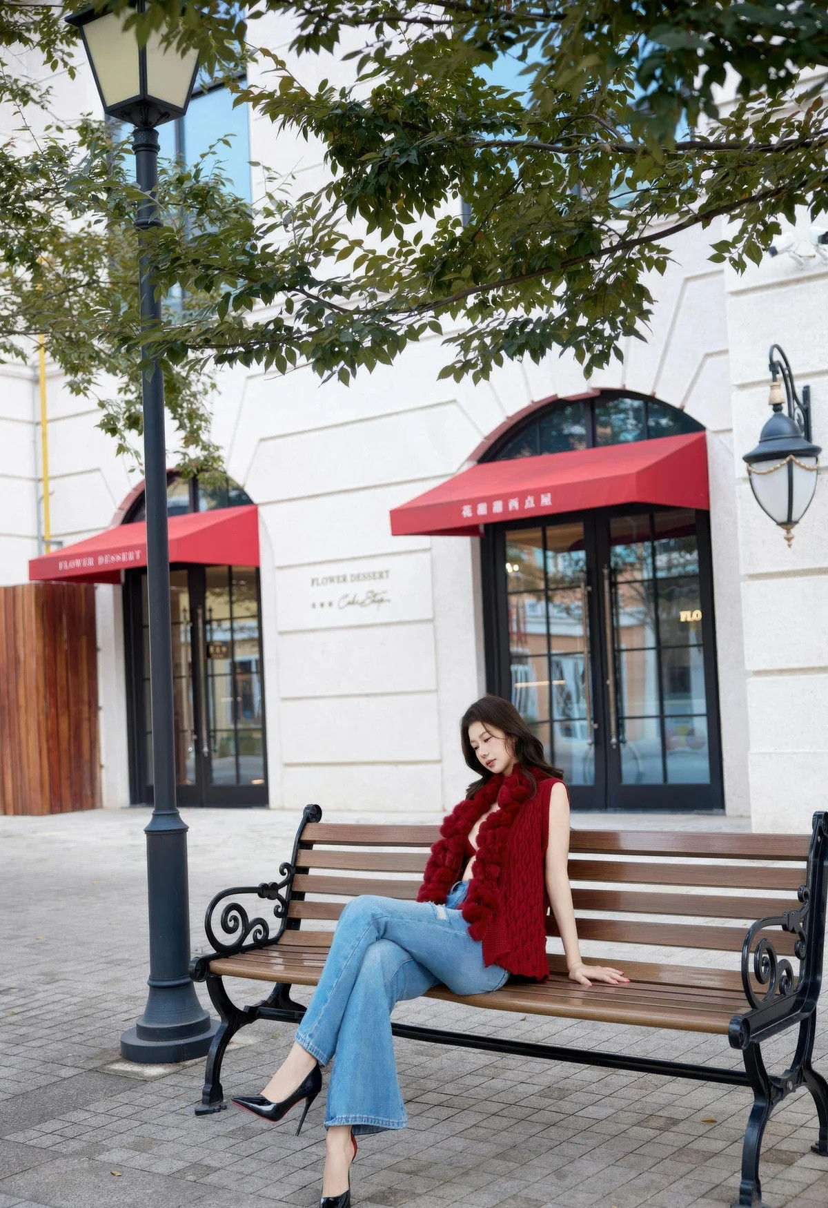 [XiuRen秀人网] No.11293 尹甜甜 红色毛衣 蓝色牛仔裤 性感写真 [76张]插图1