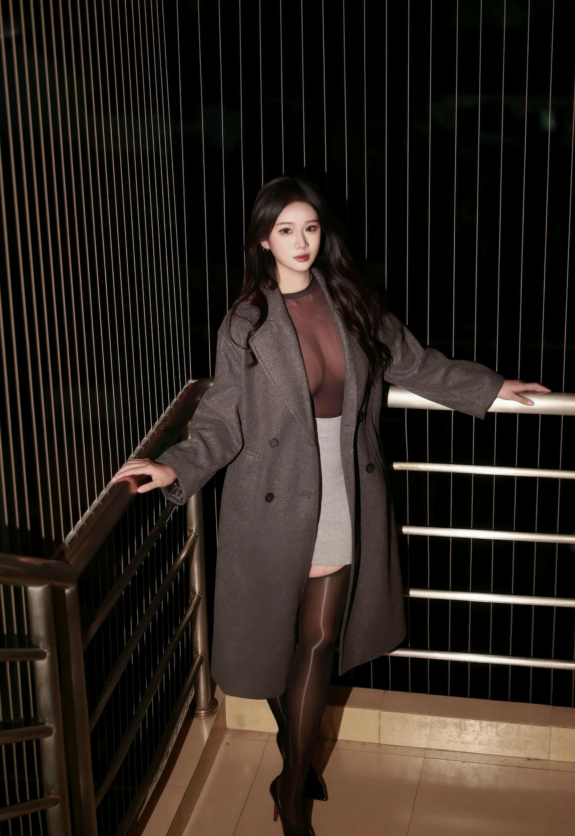 [XiuRen秀人网] No.11296 南乔 黑色连体丝袜 性感写真 [73张]插图1