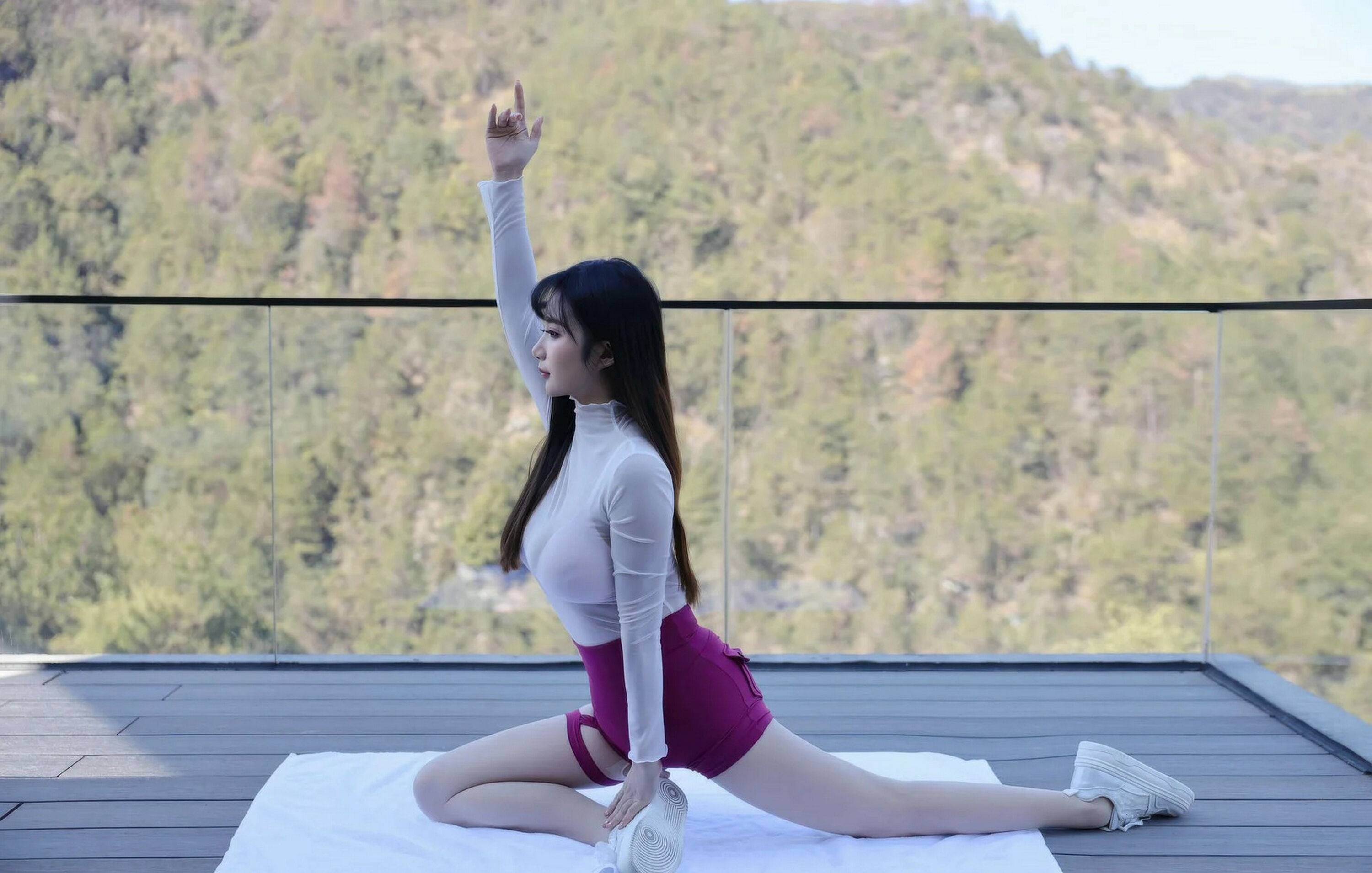 [XiuRen秀人网] No.11305 小肉肉咪 性感轻透白色上衣 江浙沪旅拍写真 [76张]插图