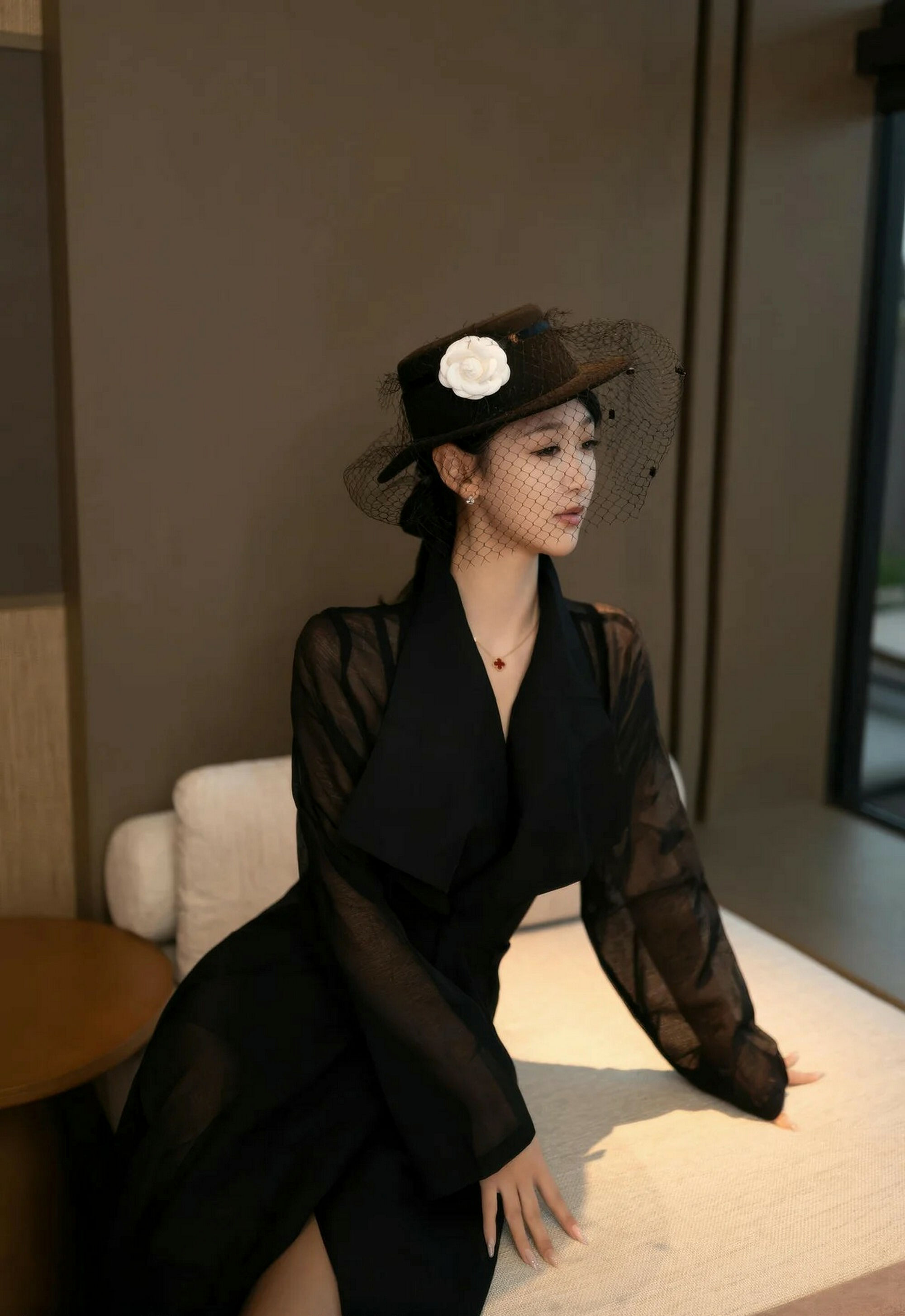 [XiuRen秀人网] No.11309 唐安琪 性感黑色内衣 珠海旅拍写真 [74张]插图