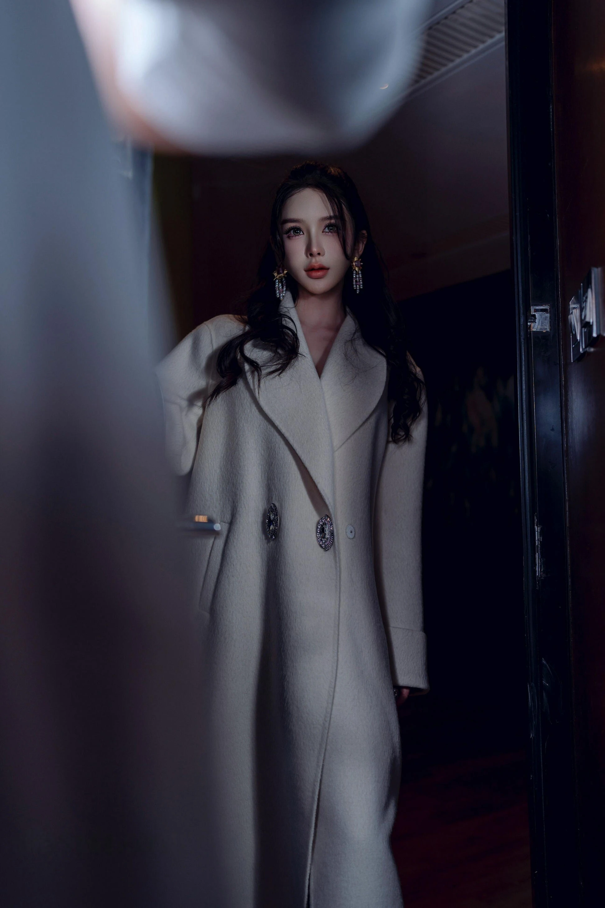 秀人网李丽莎 魅惑私拍写真 身着粉色内衣展现迷人风情插图